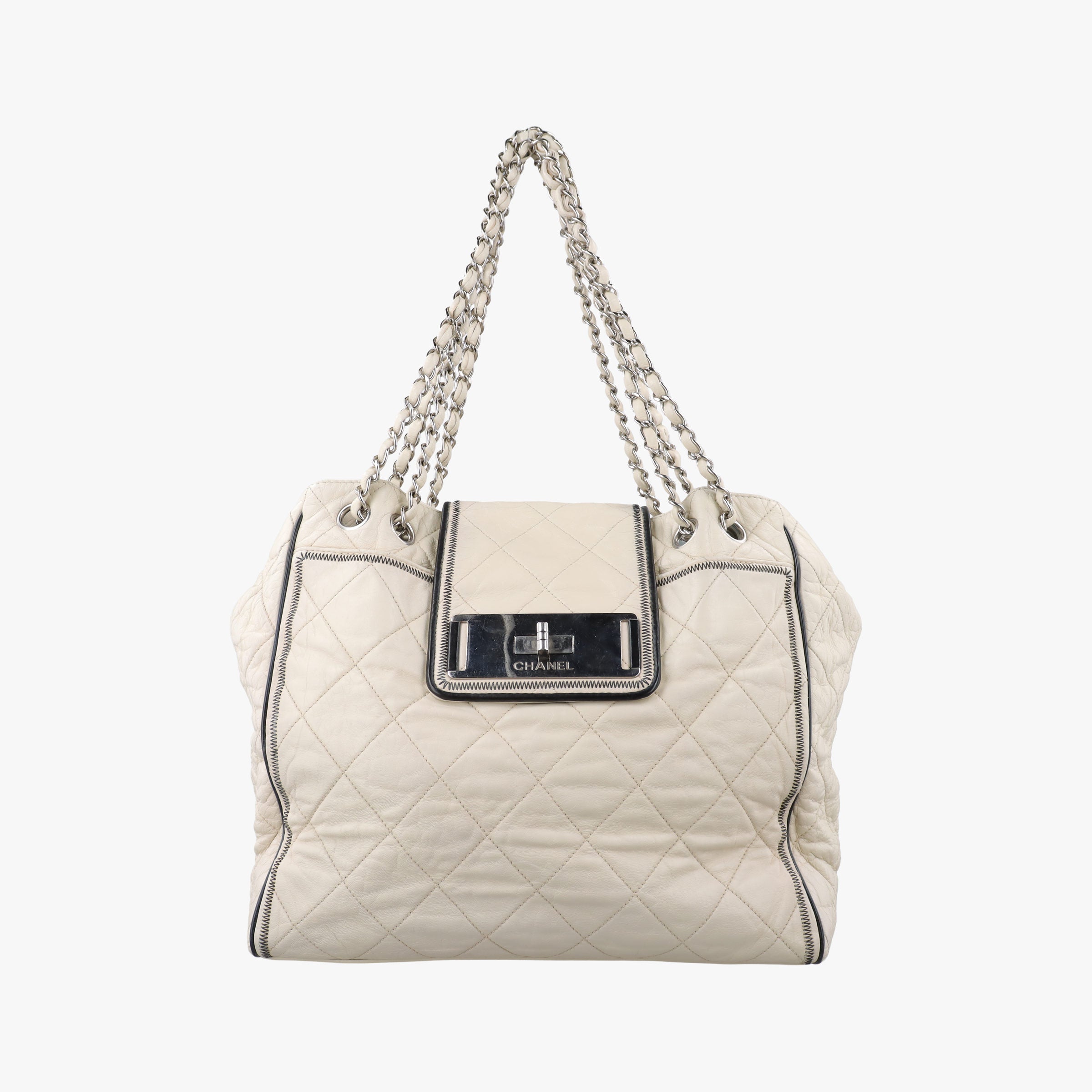 Secondhand Chanel East West 2.55 White Leather A46087 shoulderbag | stylenewstar