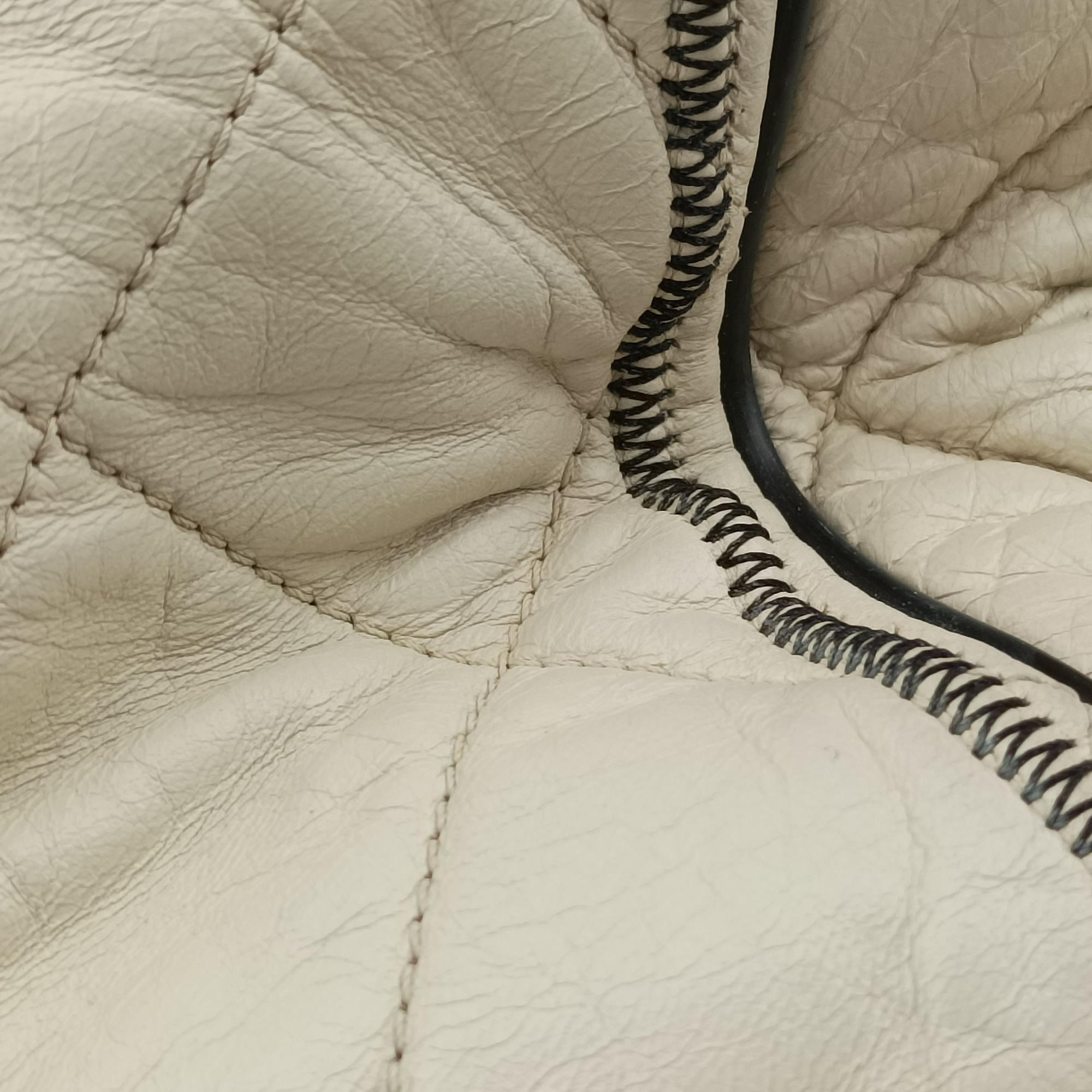Secondhand Chanel East West 2.55 White Leather A46087 shoulderbag | stylenewstar