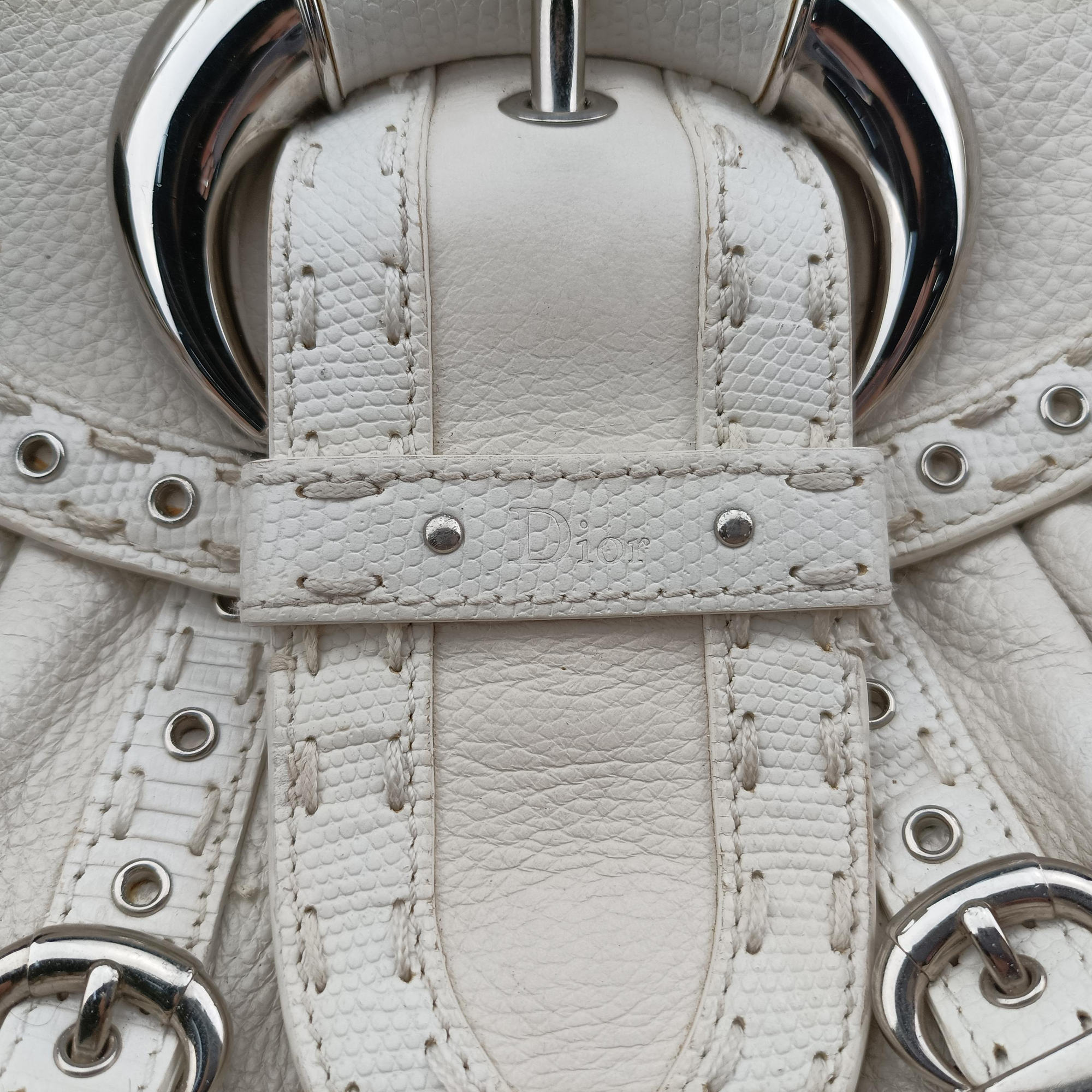 Secondhand Christian Dior Savane Chic White Leather  shoulderbag | stylenewstar