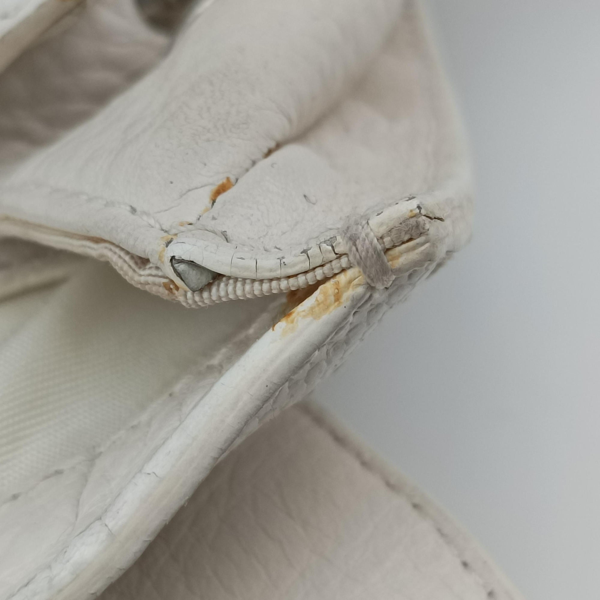Secondhand Christian Dior Savane Chic White Leather  shoulderbag | stylenewstar