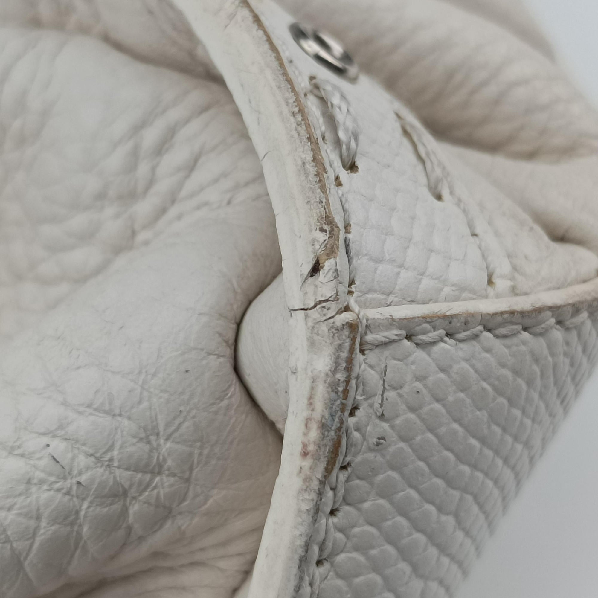 Secondhand Christian Dior Savane Chic White Leather  shoulderbag | stylenewstar