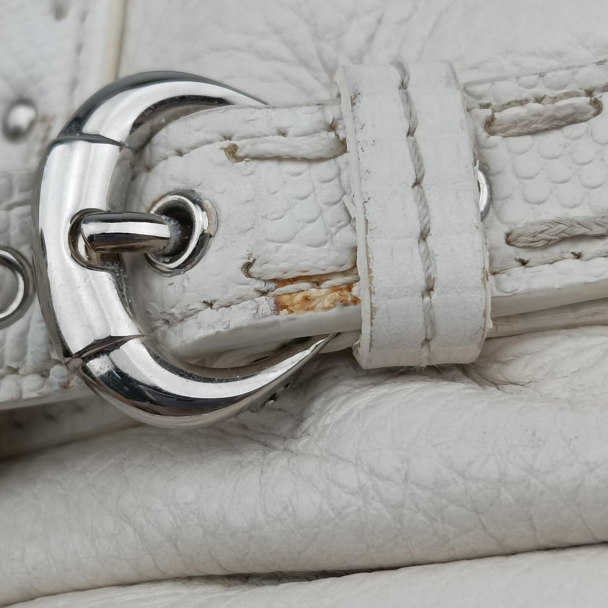 Secondhand Christian Dior Savane Chic White Leather  shoulderbag | stylenewstar