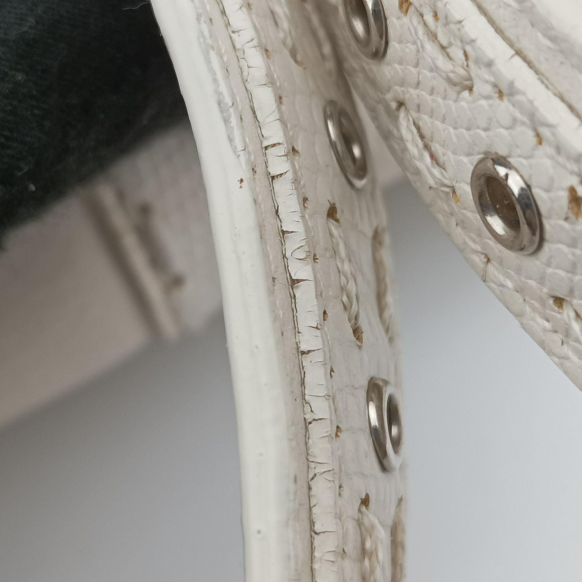 Secondhand Christian Dior Savane Chic White Leather  shoulderbag | stylenewstar