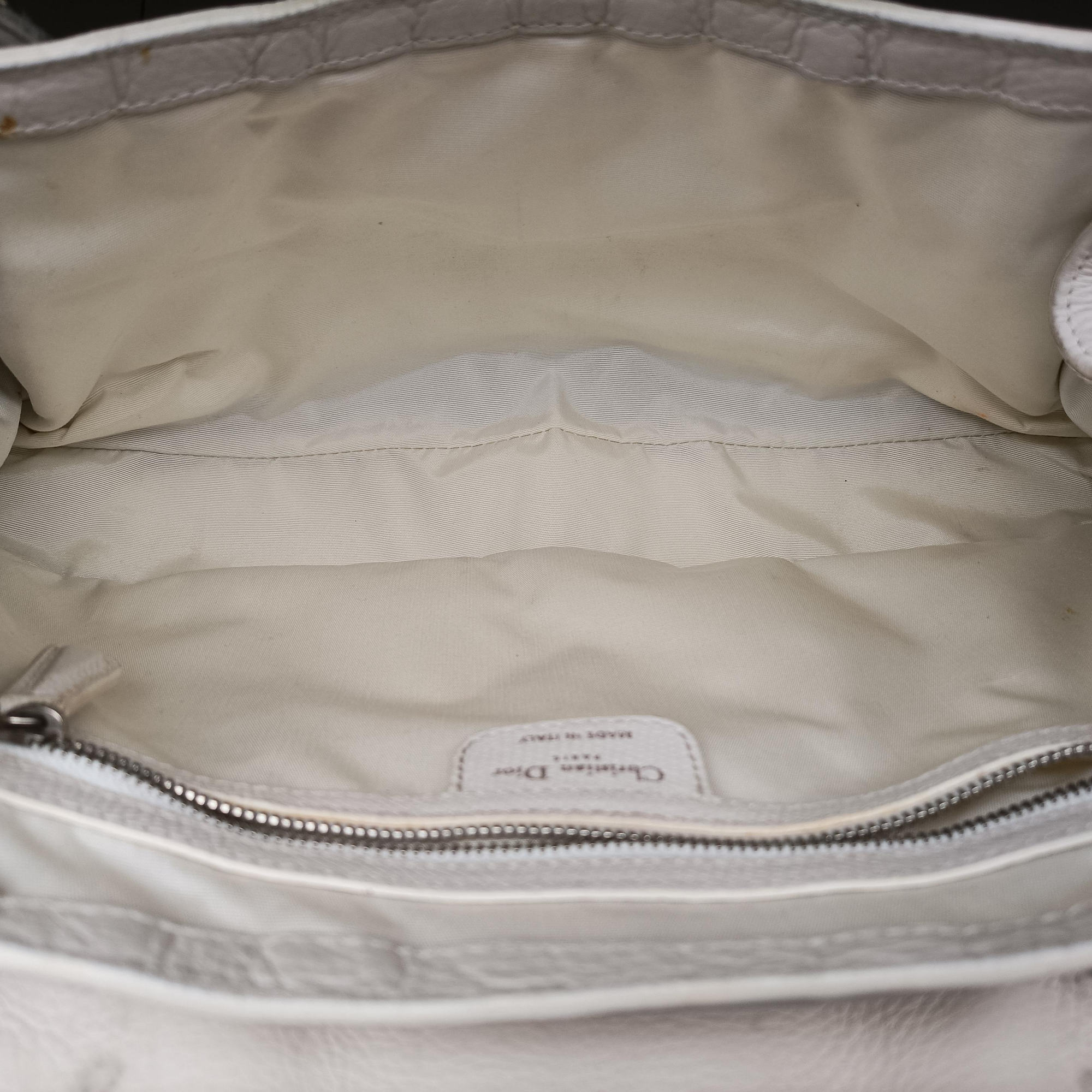 Secondhand Christian Dior Savane Chic White Leather  shoulderbag | stylenewstar