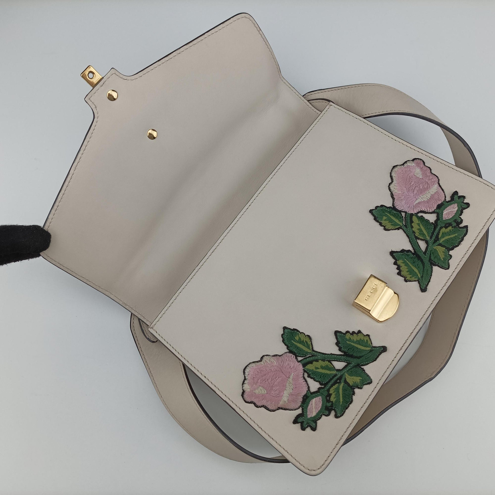 Pre-owned Gucci Sylvie White Leather 421882 shoulderbag | stylenewstar