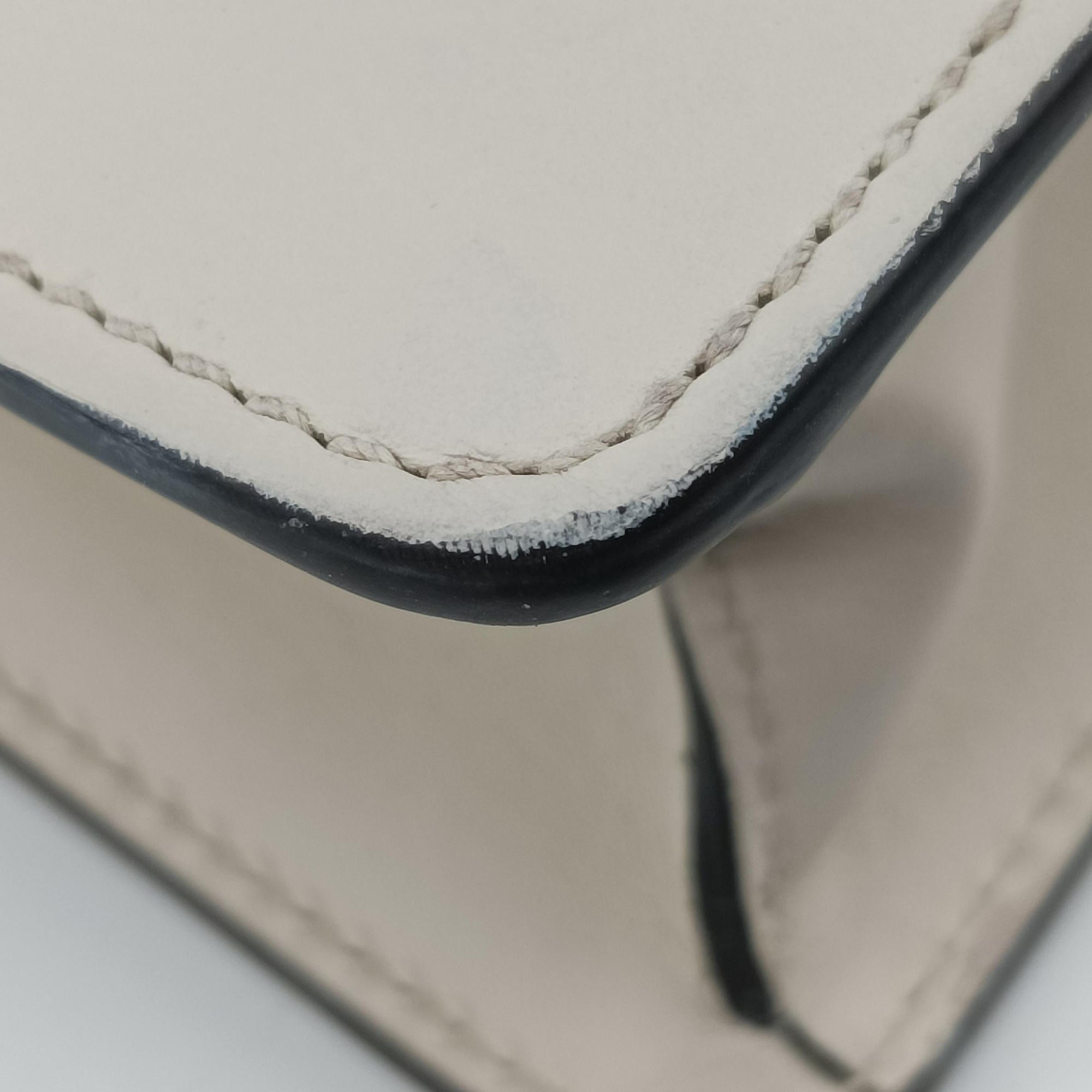 Pre-owned Gucci Sylvie White Leather 421882 shoulderbag | stylenewstar