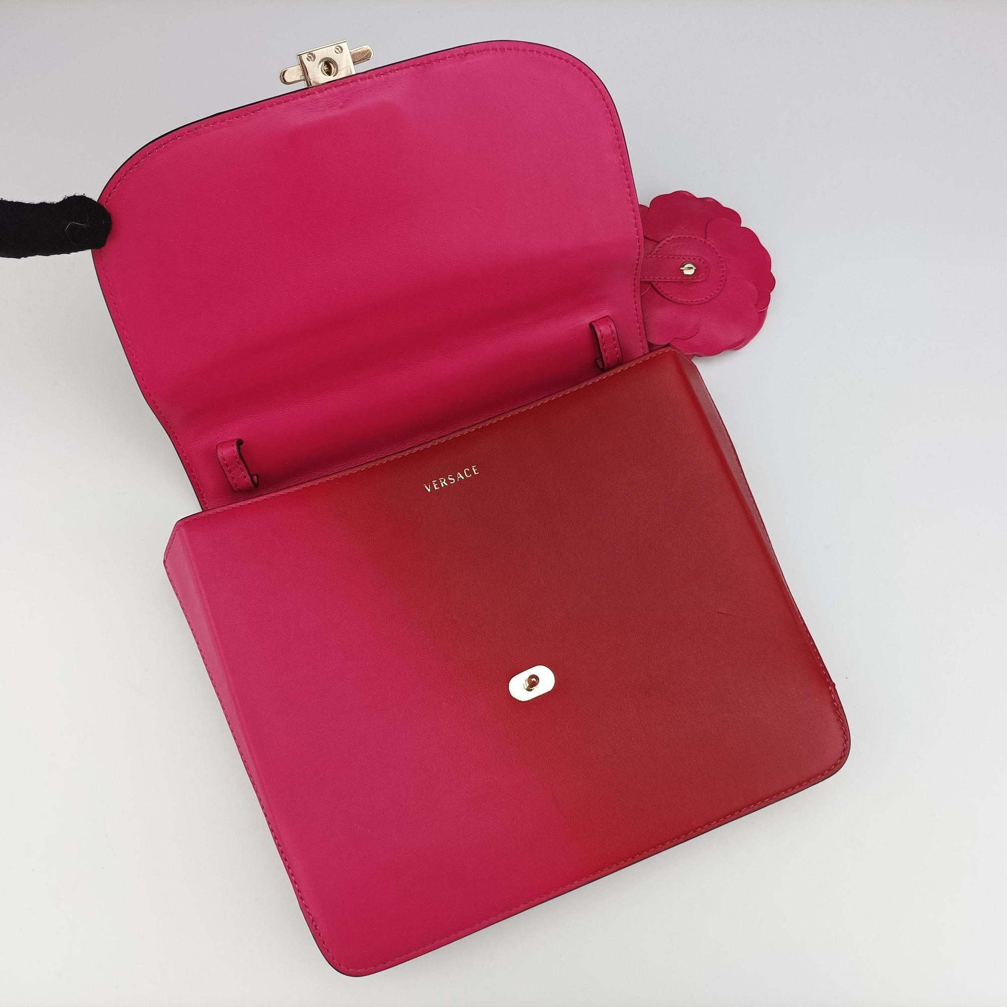 Pre-owned VERSACE DV One Medusa Rose Leather  handbag | stylenewstar