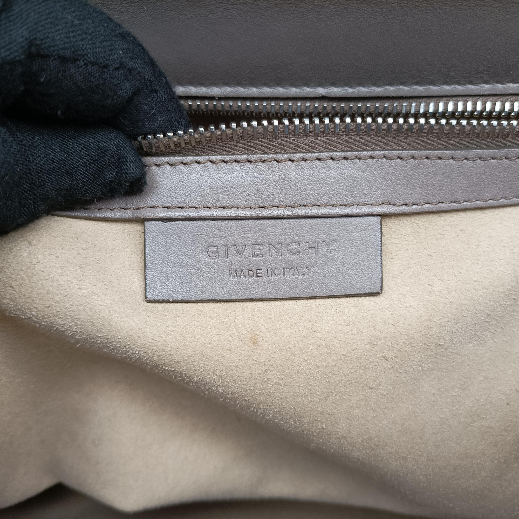 Pre-owned Givenchy Pandora Grey Leather  shoulderbag | stylenewstar