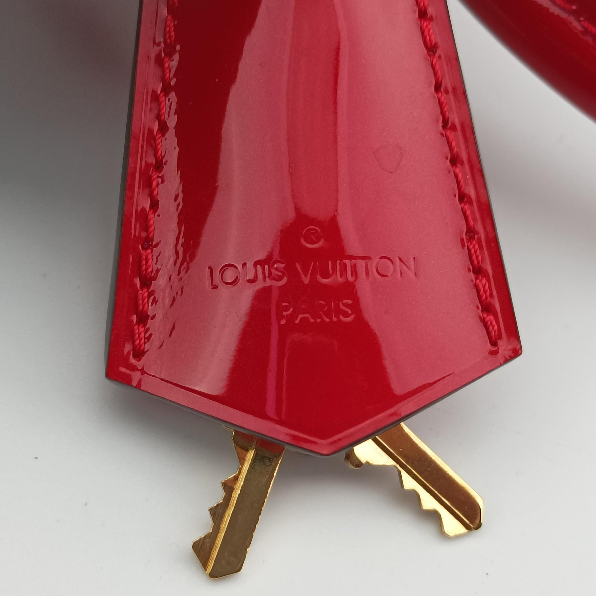Vintage Louis Vuitton Alma BB CERISE Vernis M90174 shoulderbag | stylenewstar