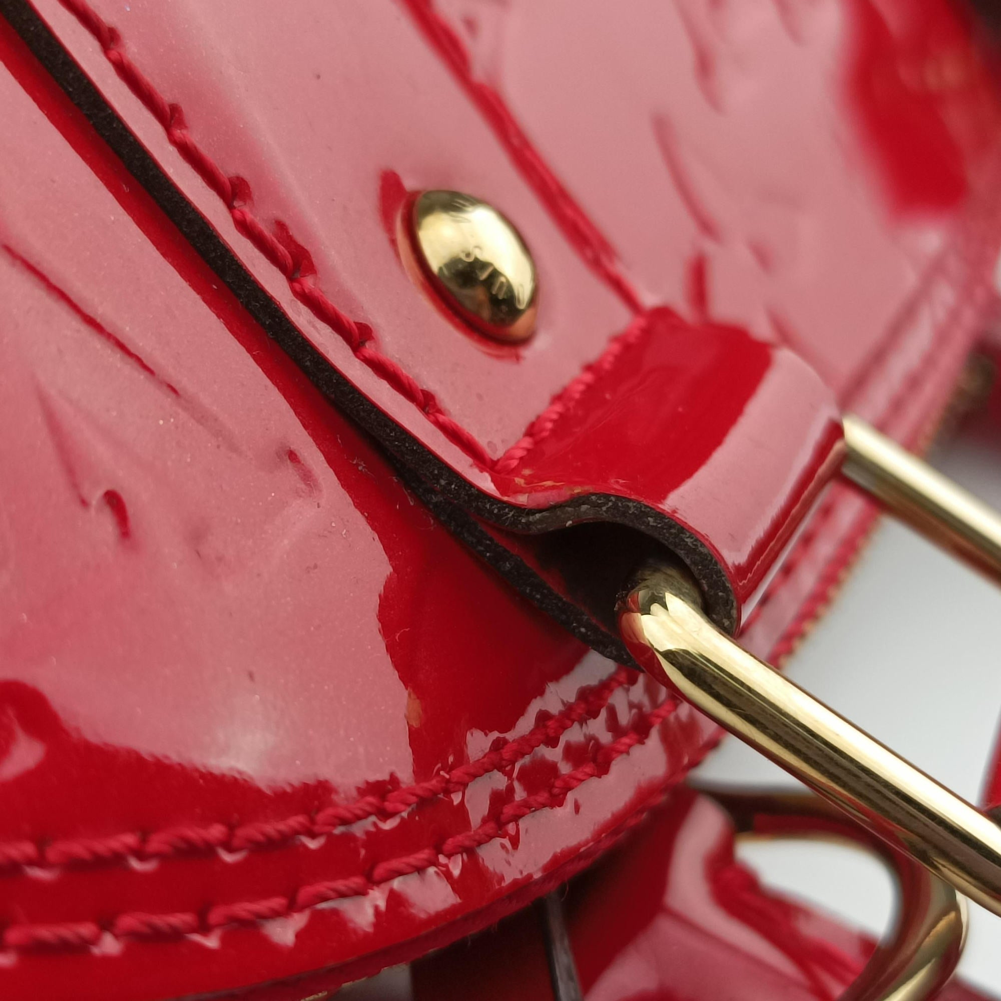 Vintage Louis Vuitton Alma BB CERISE Vernis M90174 shoulderbag | stylenewstar