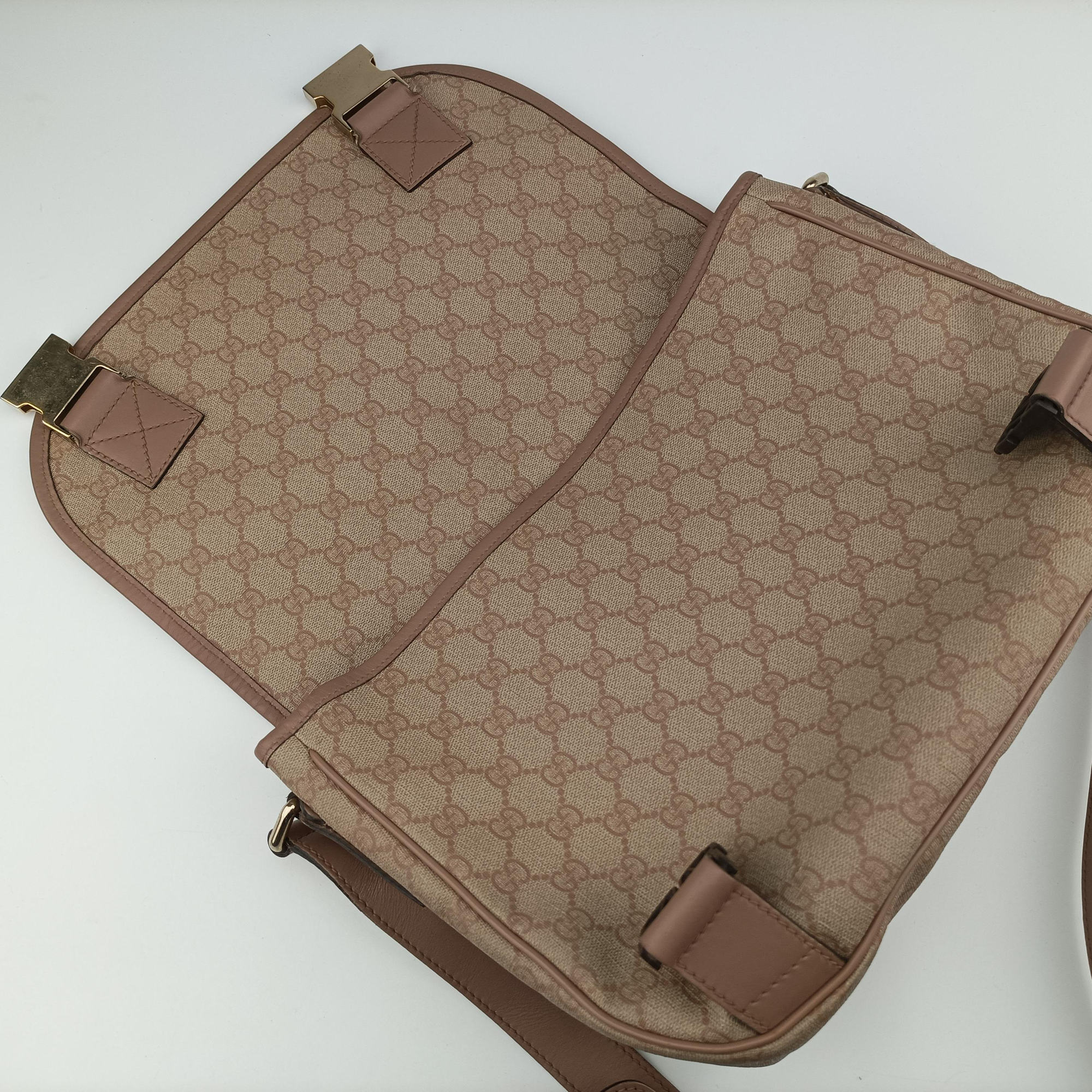 Secondhand Gucci GG Plus Messenger beige×Multicolour PVC coated canvas×Leather 201732 shoulderbag | stylenewstar