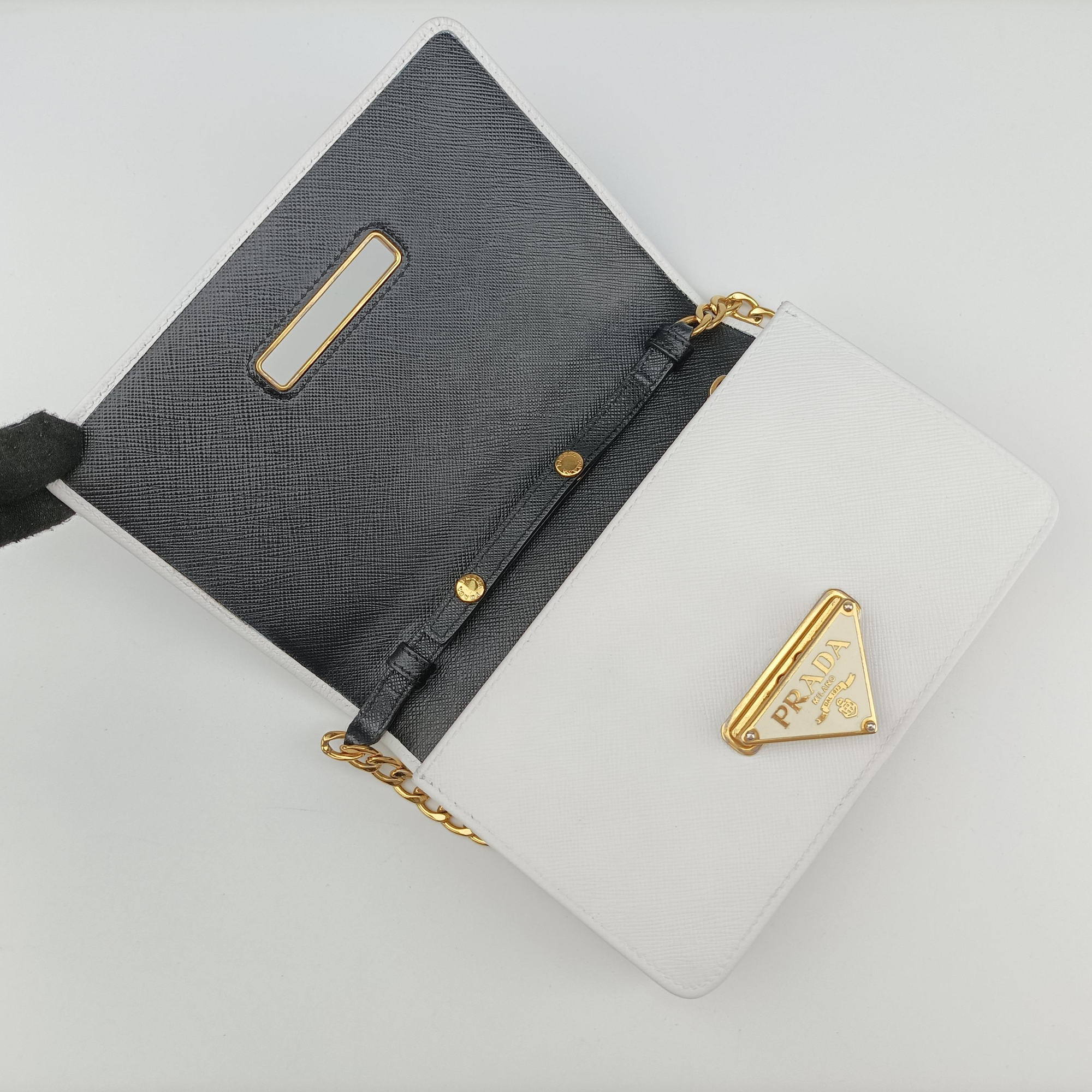 Pre-owned Prada triangle logo White SAFFIANO Leather 1BP006 shoulderbag | stylenewstar