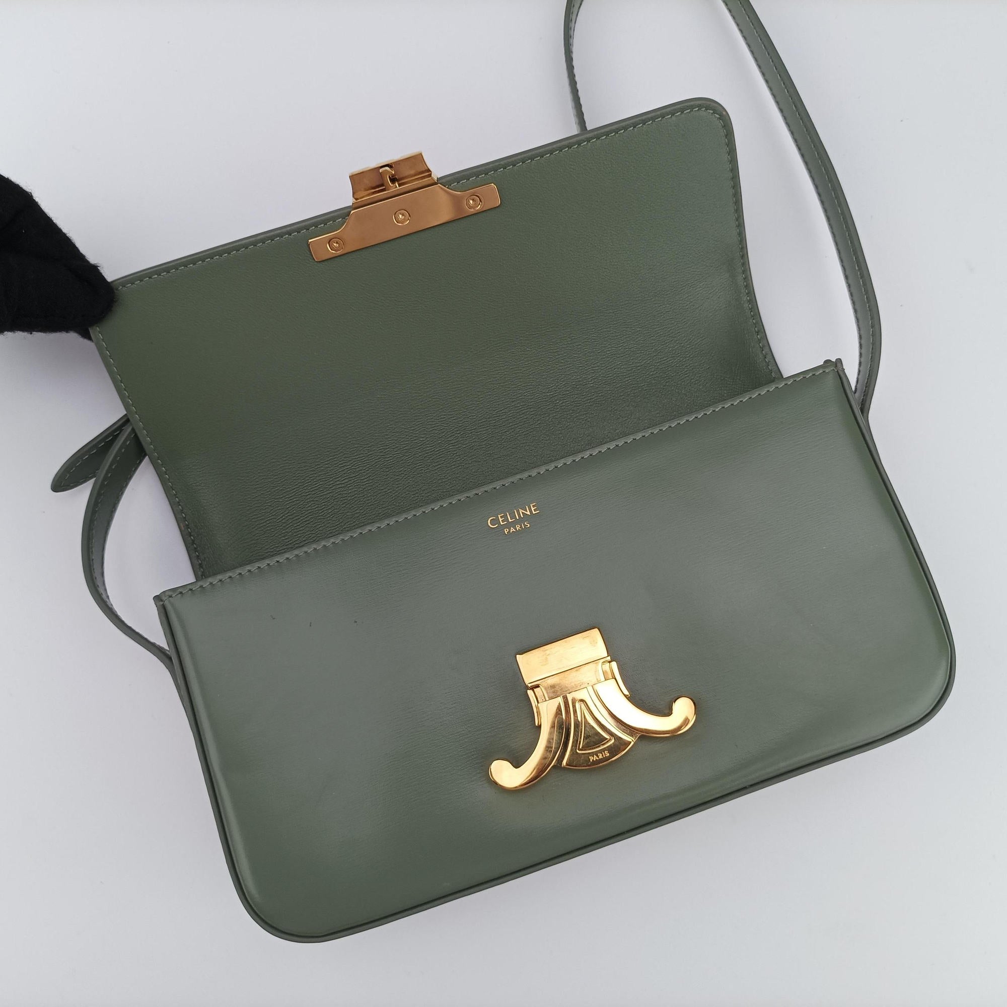 Pre-owned Celine Claude Triomphe Green Leather  shoulderbag | stylenewstar