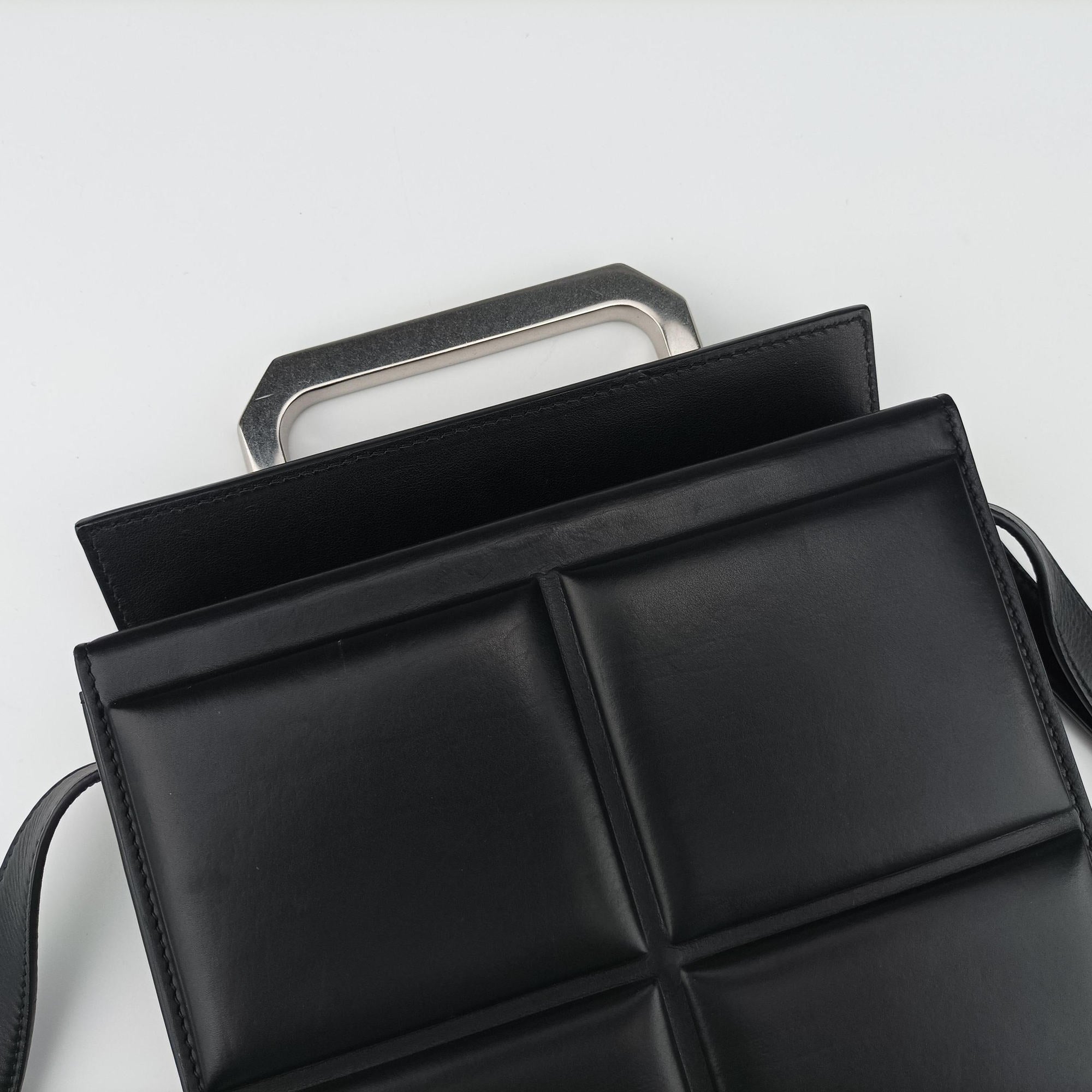 Pre-owned Bottega Veneta Padded Messenger Mini Trunk Black lambskin  shoulderbag | stylenewstar