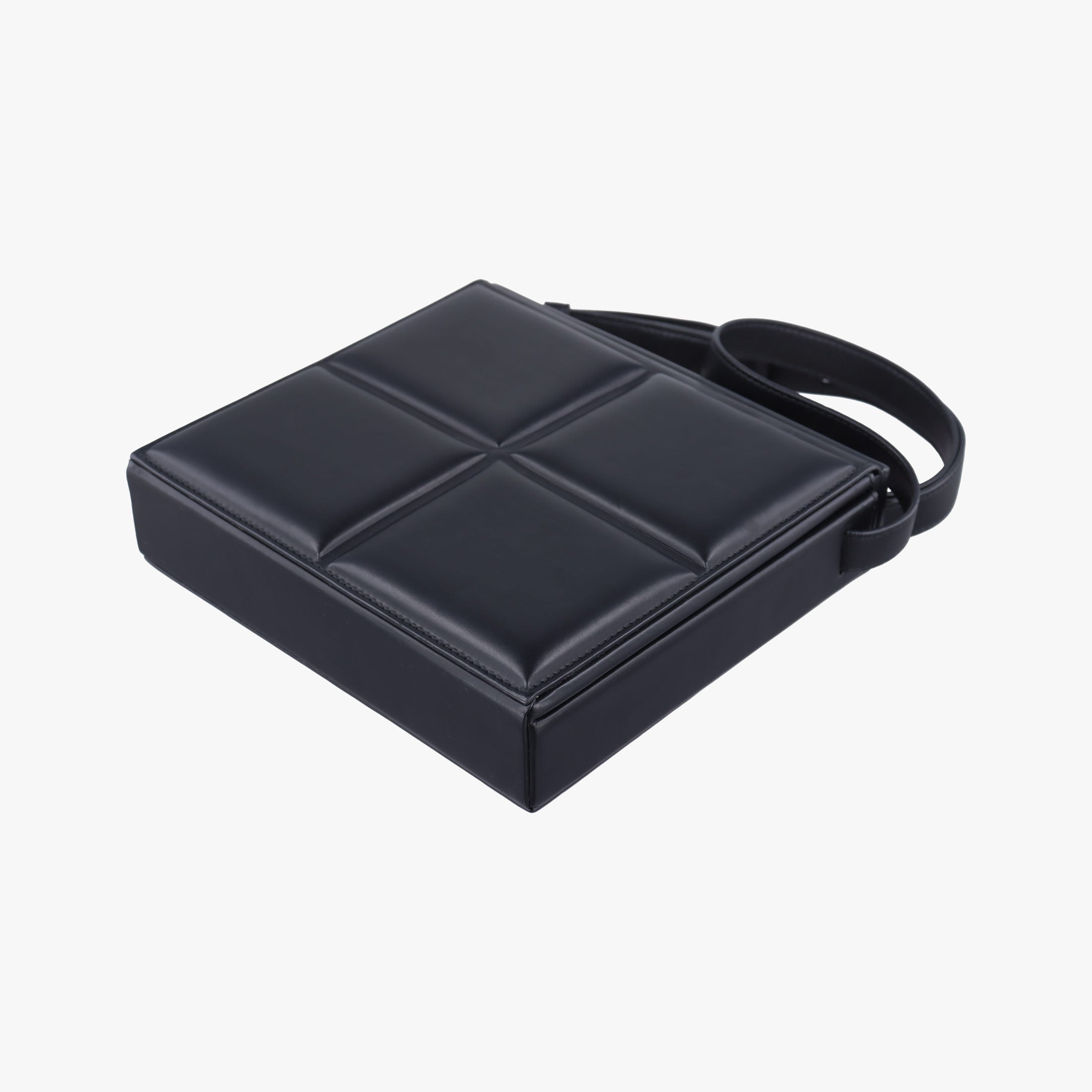 Pre-owned Bottega Veneta Padded Messenger Mini Trunk Black lambskin  shoulderbag | stylenewstar