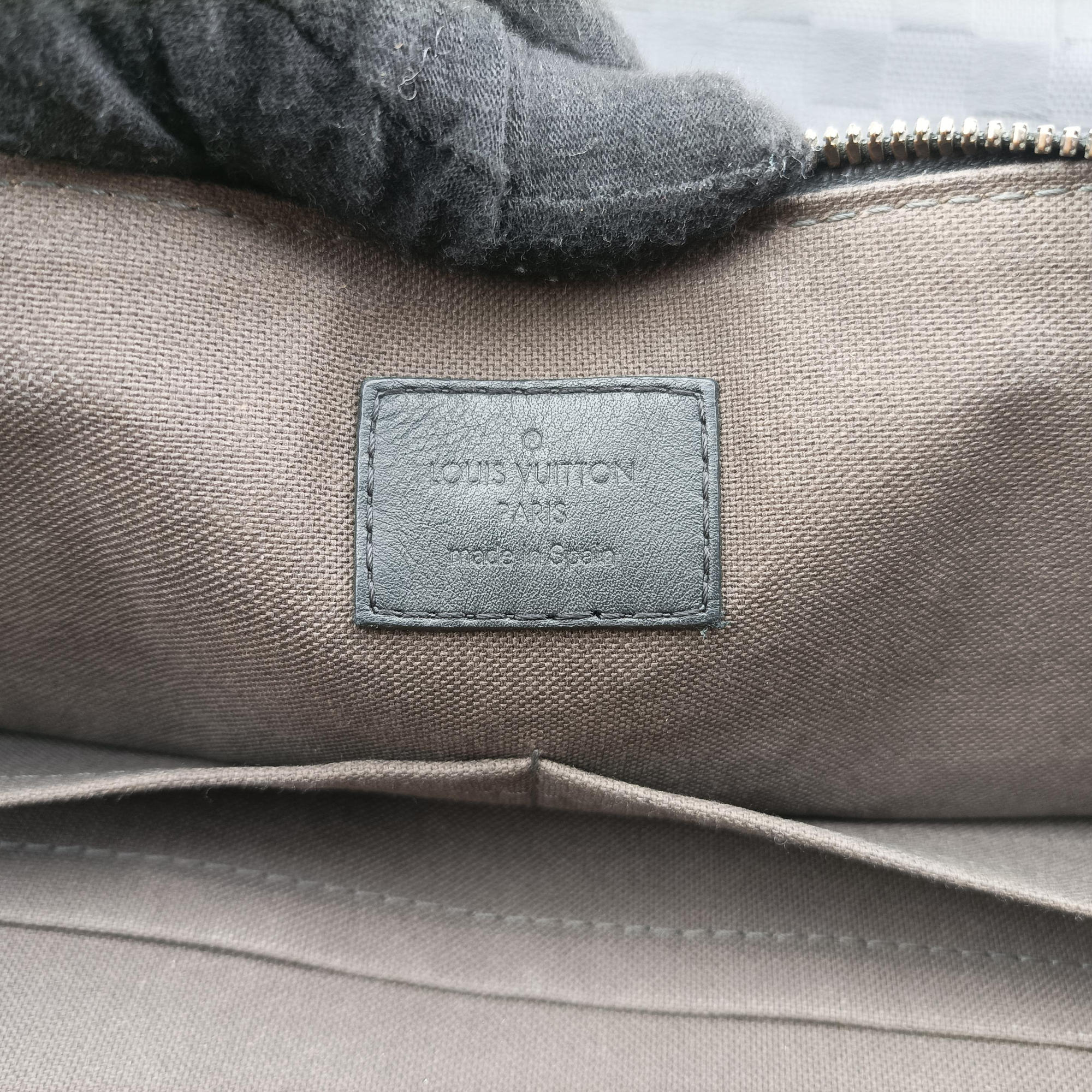 Pre-owned Louis Vuitton Porte Documents Jour Noir Damier Graphite N48224 handbag | stylenewstar