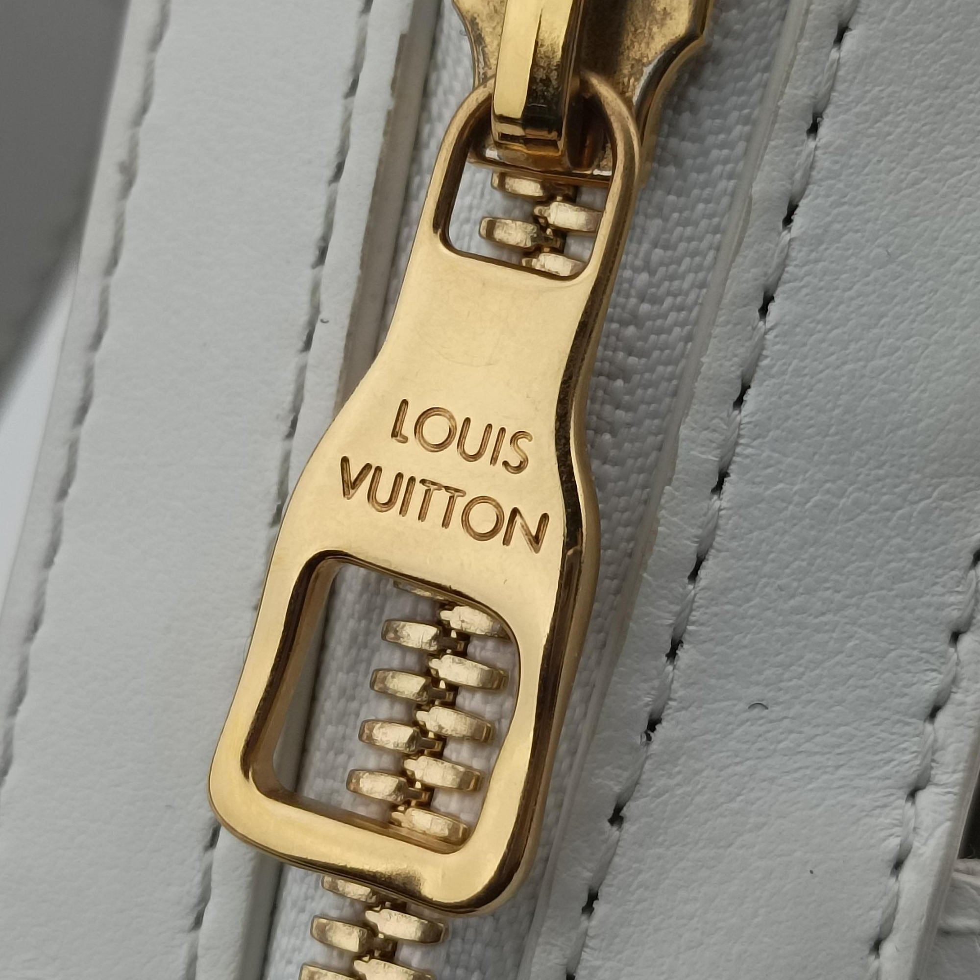 Vintage Louis Vuitton LVxNBA Soft Trunk Phone Box brown×white Monogram Canvas×calf leather M80102 shoulderbag | stylenewstar