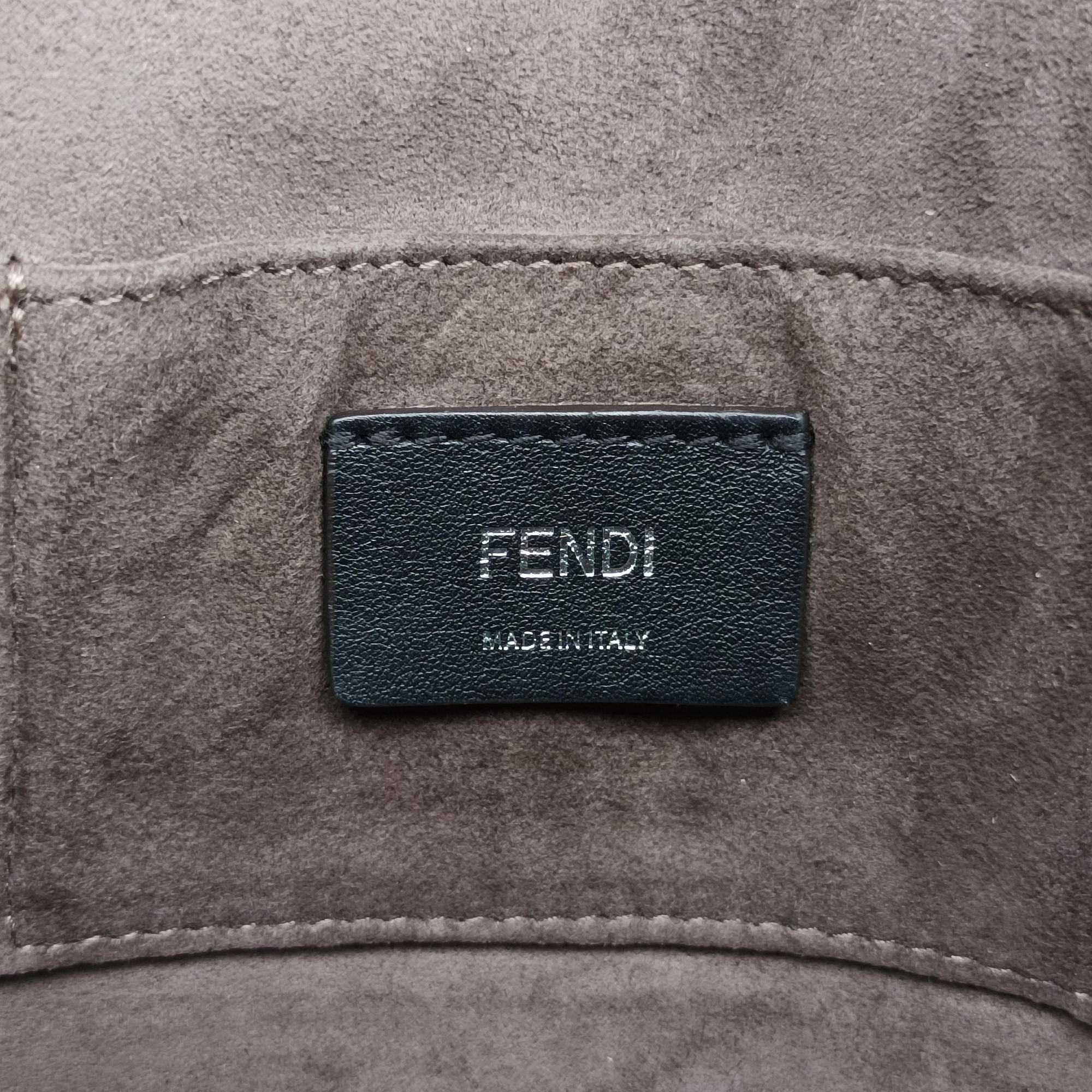 Pre-owned Fendi KAN I Blue leather 8M0381 shoulderbag | stylenewstar