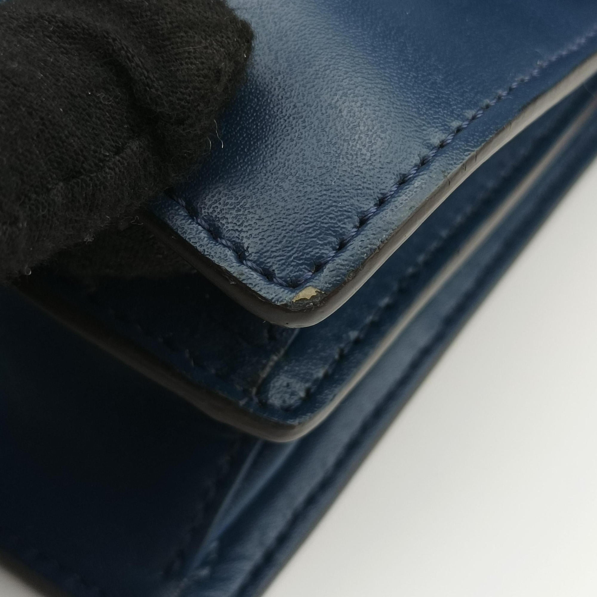 Pre-owned Fendi KAN I Blue leather 8M0381 shoulderbag | stylenewstar