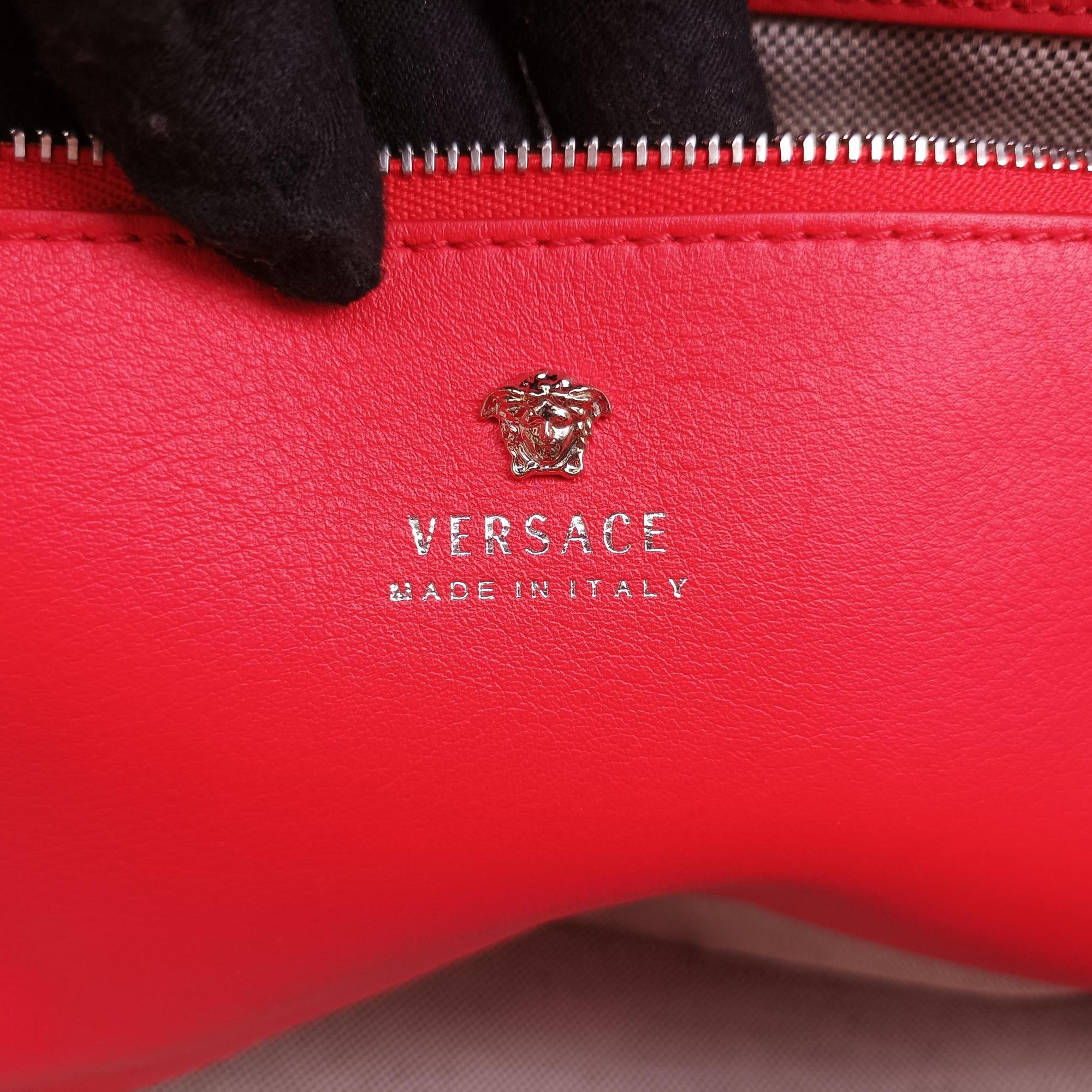 Pre-owned VERSACE Palazzo Empire Red×Black×blue Leather  shoulderbag | stylenewstar
