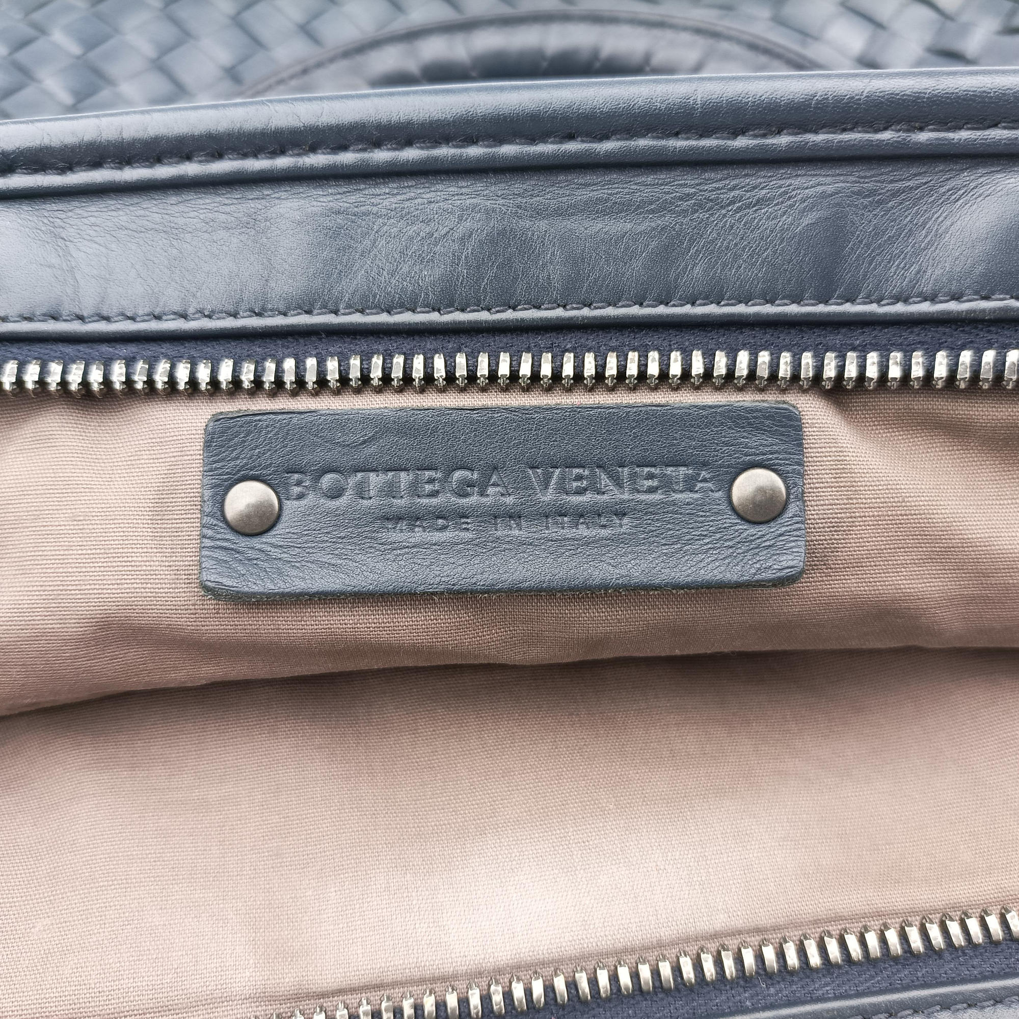 Pre-owned Bottega Veneta Intrecciato Navy lambskin  shoulderbag | stylenewstar