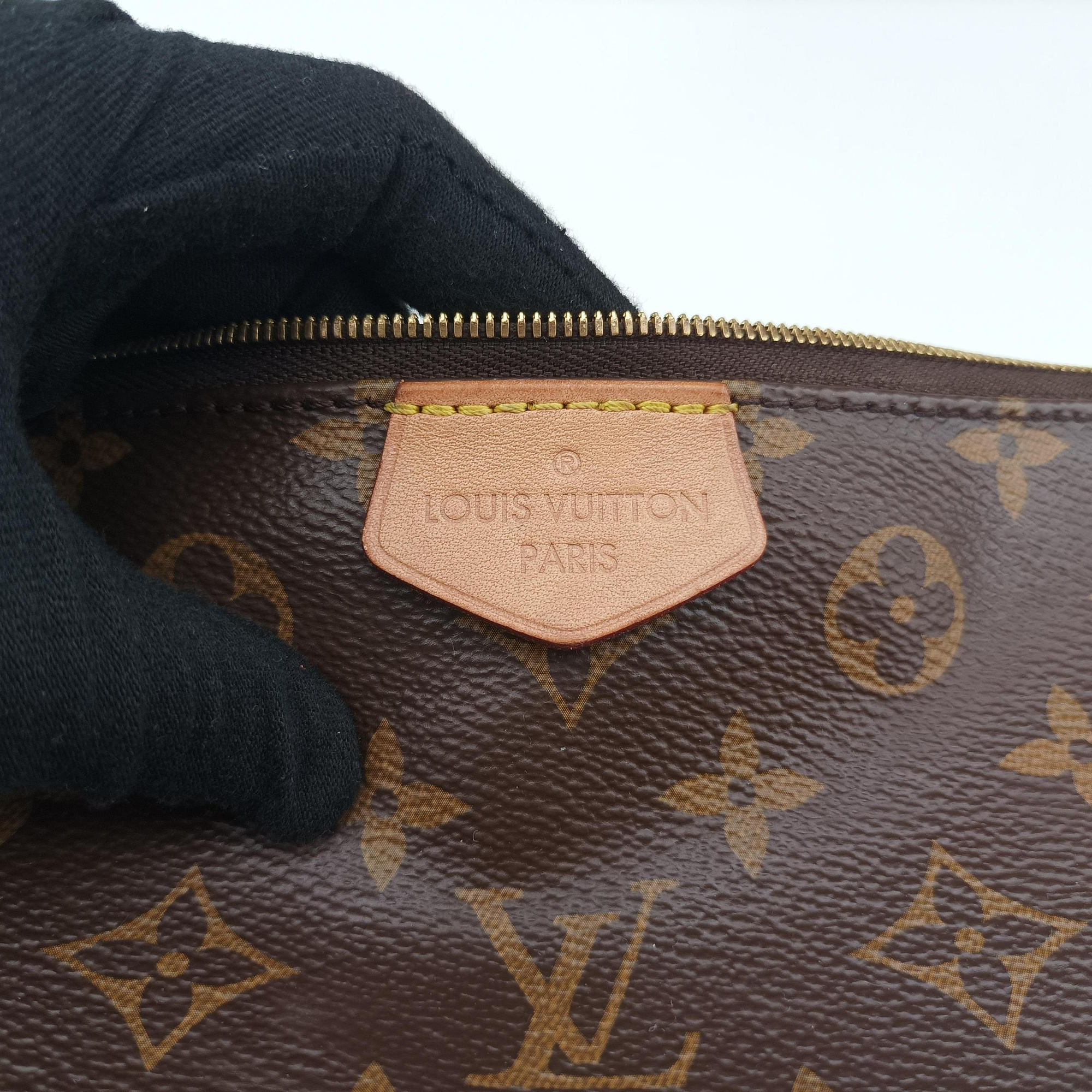Secondhand Louis Vuitton Multi Pochette Accessoir brown×khaki Monogram Canvas M44813 shoulderbag | stylenewstar