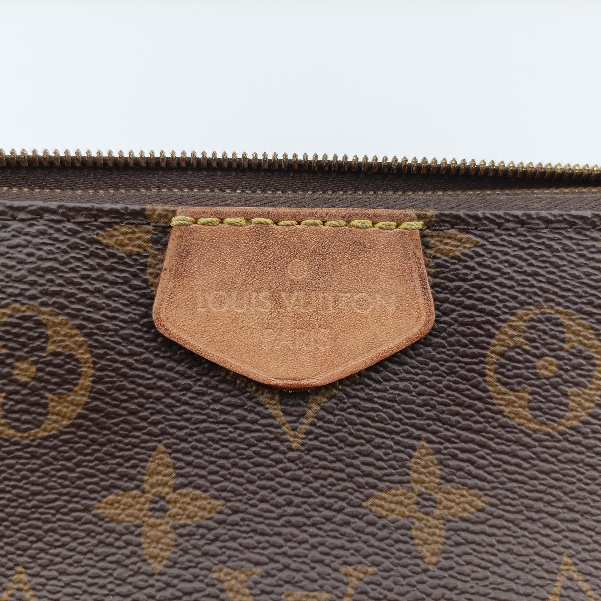 Vintage Louis Vuitton MULTI POCHETTE ACCESSOIRES brown×khaki Monogram Canvas M44840 shoulderbag | stylenewstar