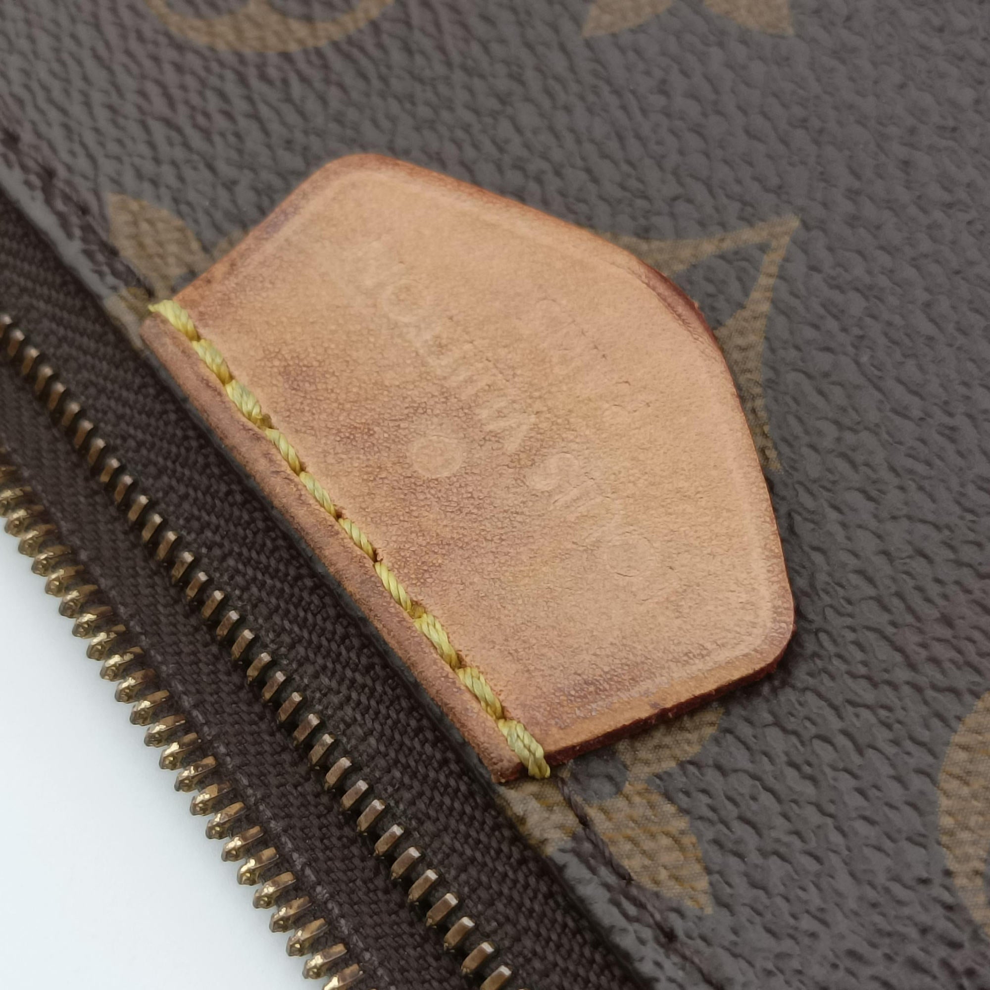 Vintage Louis Vuitton MULTI POCHETTE ACCESSOIRES brown×khaki Monogram Canvas M44840 shoulderbag | stylenewstar