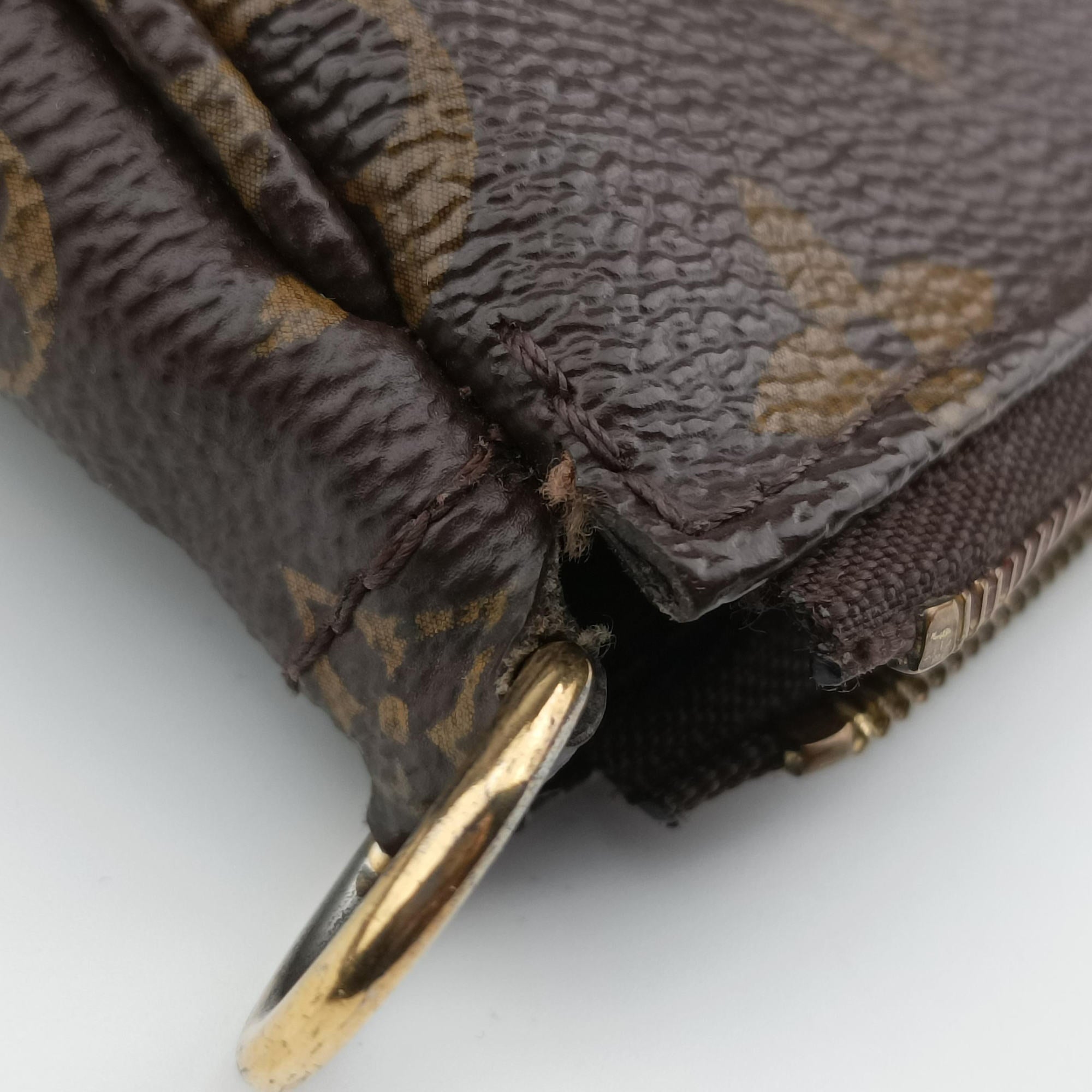 Vintage Louis Vuitton MULTI POCHETTE ACCESSOIRES brown×khaki Monogram Canvas M44840 shoulderbag | stylenewstar