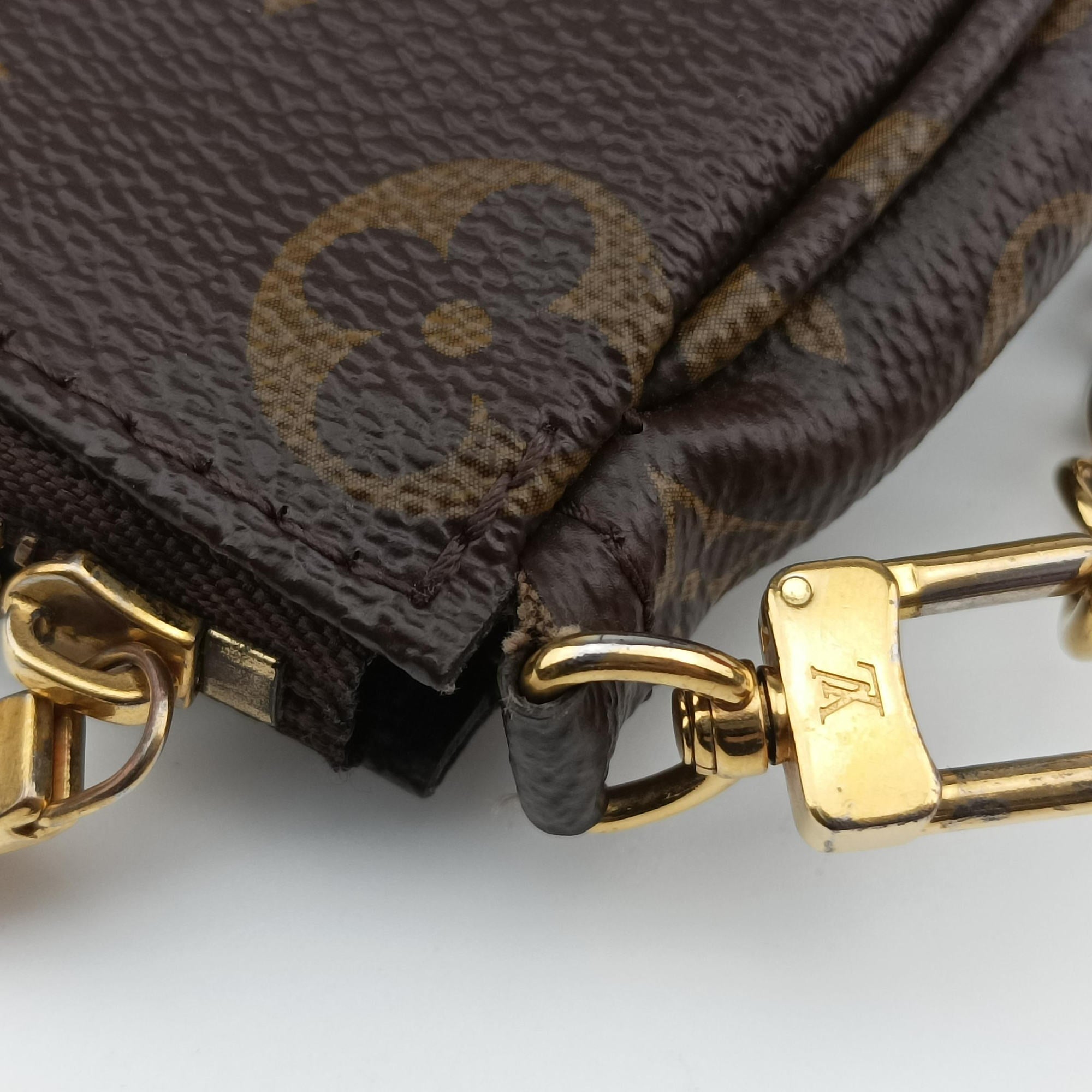 Vintage Louis Vuitton MULTI POCHETTE ACCESSOIRES brown×khaki Monogram Canvas M44840 shoulderbag | stylenewstar