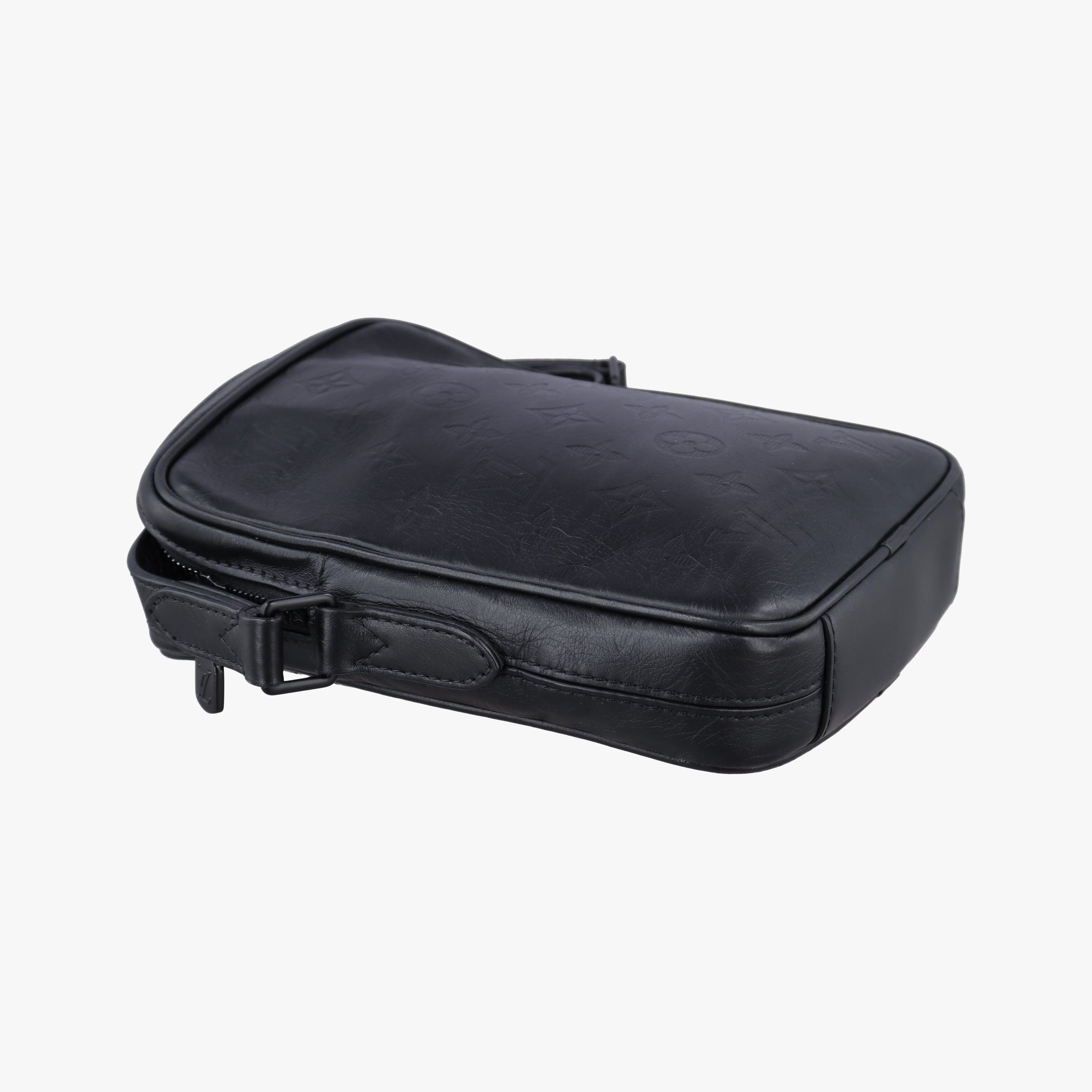 Pre-owned Louis Vuitton Danube PM 	Noir Monogram Shadow M43681 shoulderbag | stylenewstar