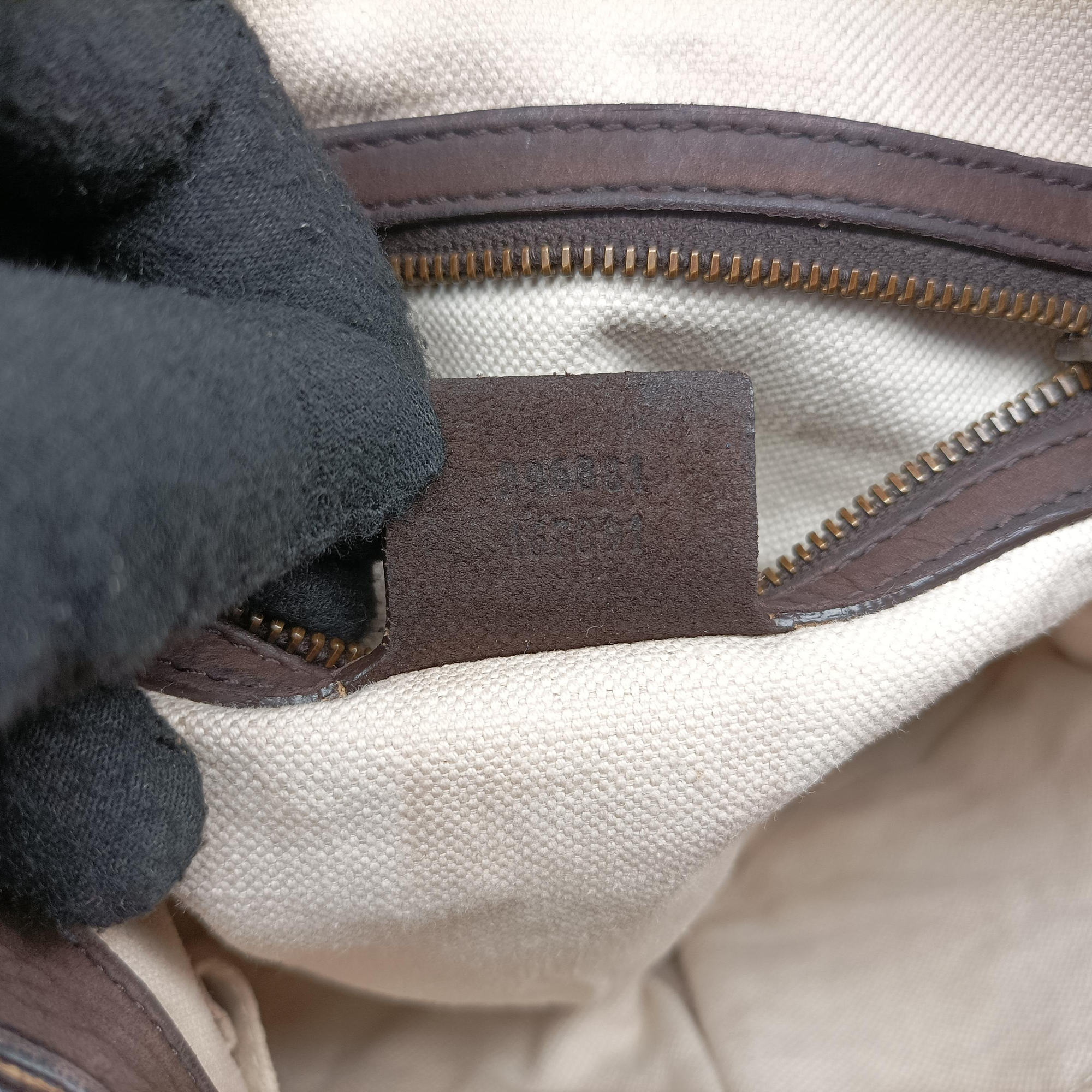 Pre-owned Gucci Ribot Horse Head Flap Brown Suede 296881 shoulderbag | stylenewstar