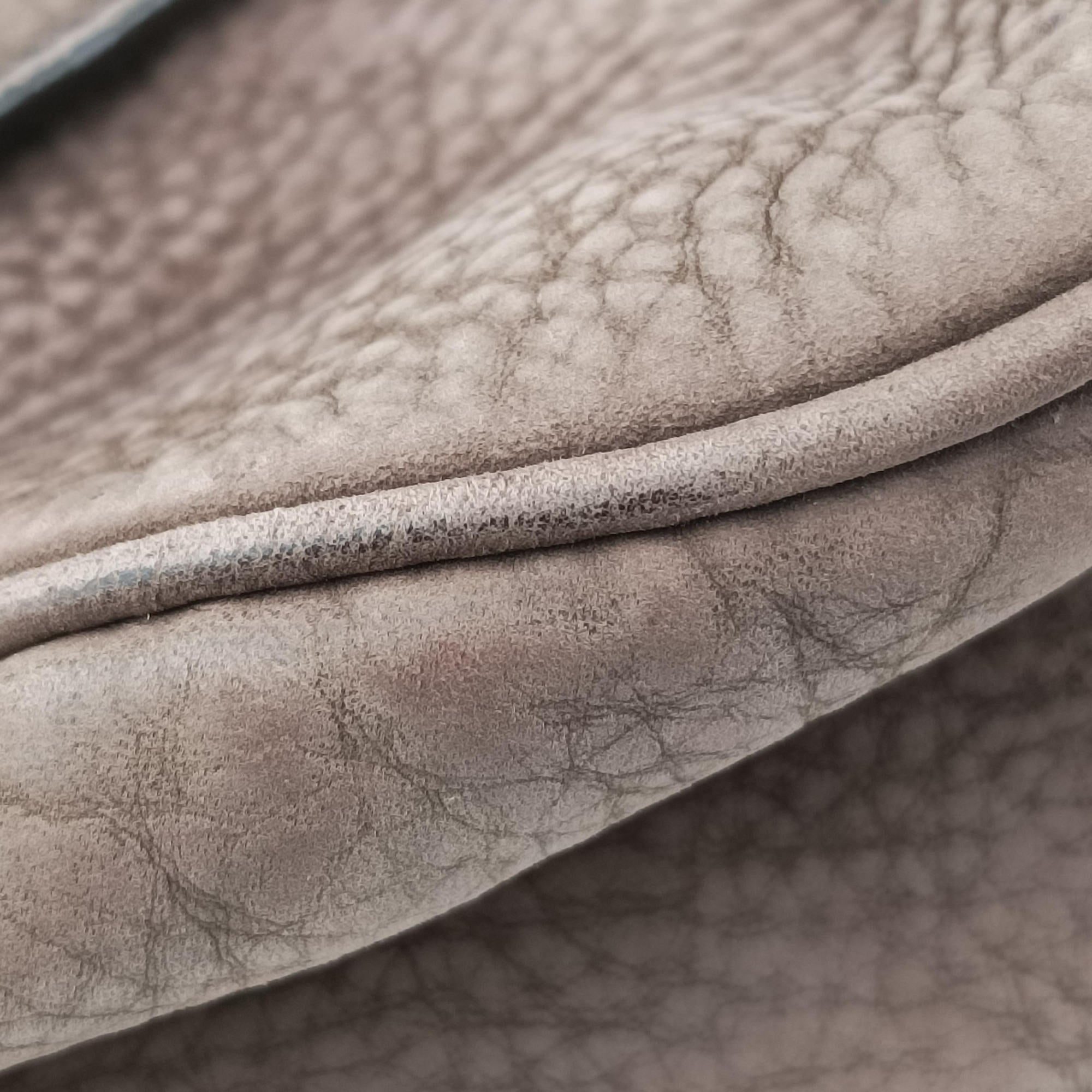 Pre-owned Gucci Ribot Horse Head Flap Brown Suede 296881 shoulderbag | stylenewstar