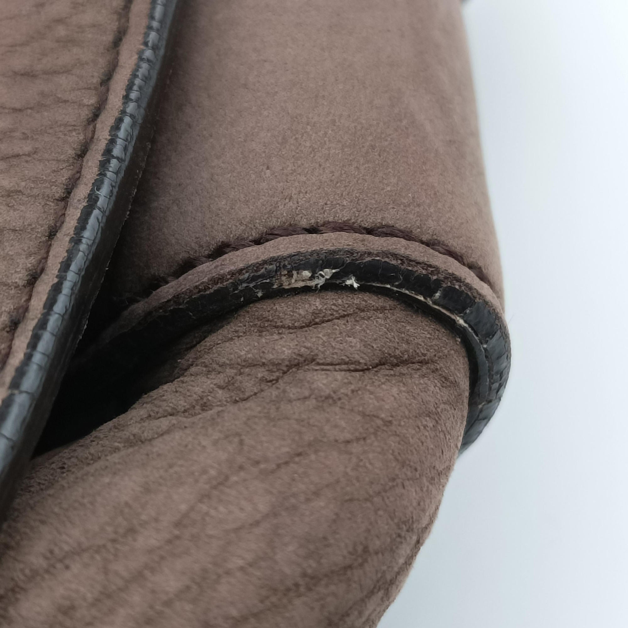Pre-owned Gucci Ribot Horse Head Flap Brown Suede 296881 shoulderbag | stylenewstar