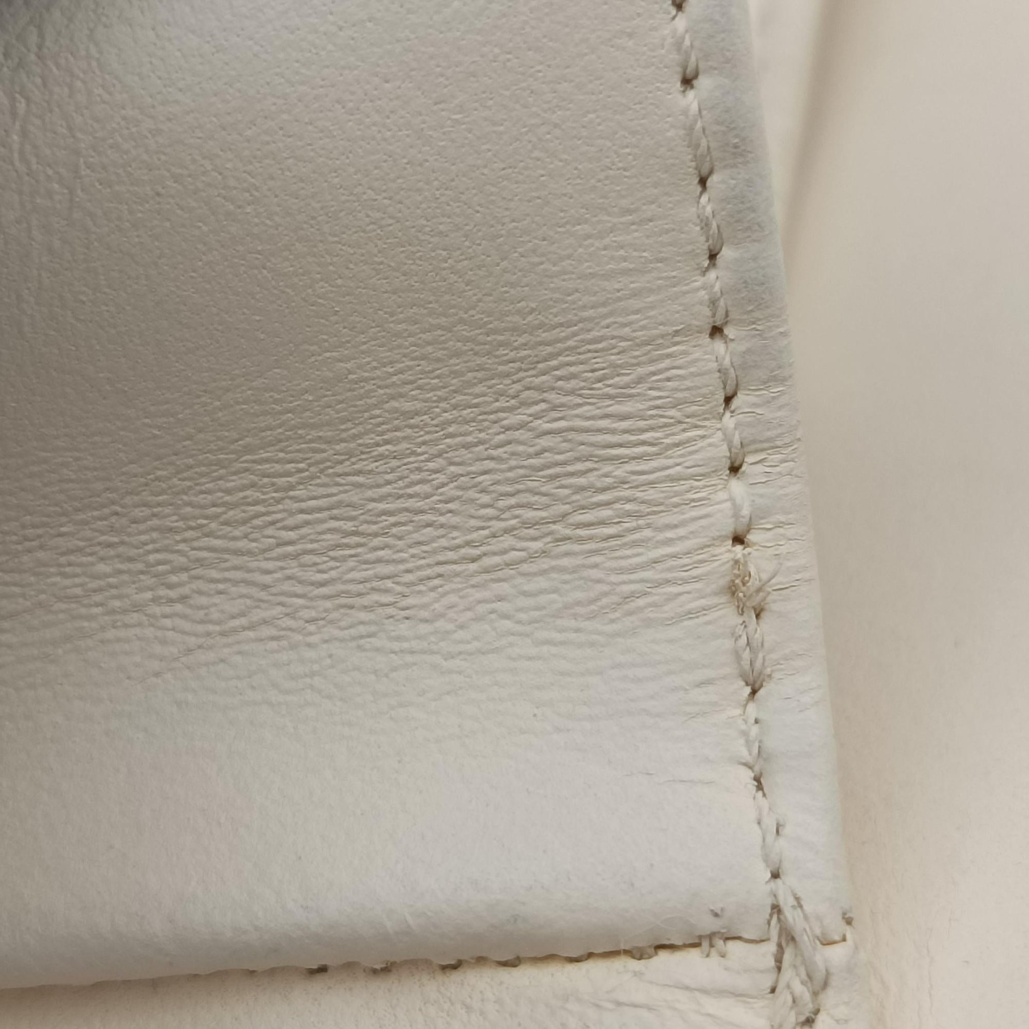 Pre-owned Chanel BOY CHANEL White lambskin A67364 shoulderbag | stylenewstar