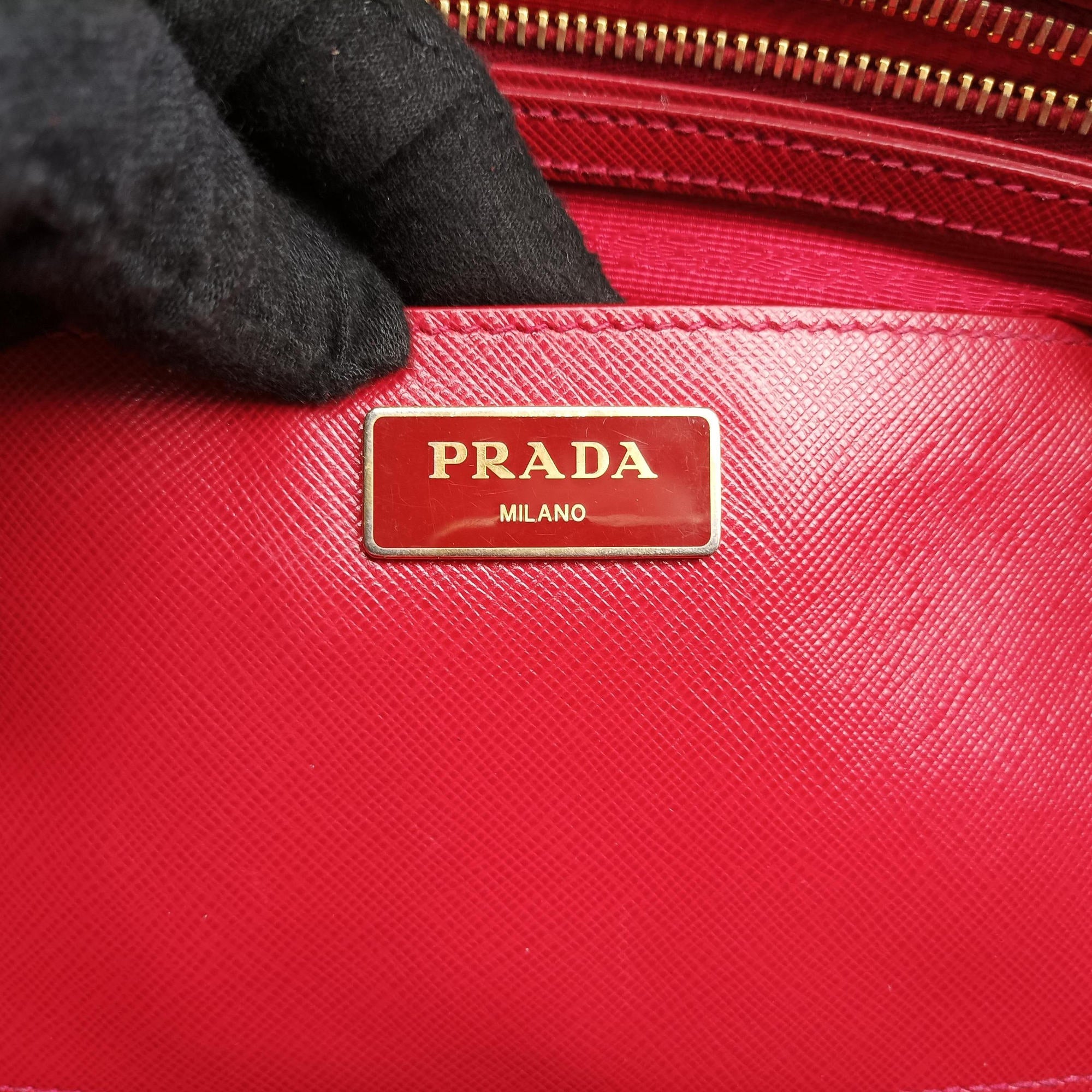 Pre-owned Prada Galleria Red SAFFIANO Leather BN1786 shoulderbag | stylenewstar