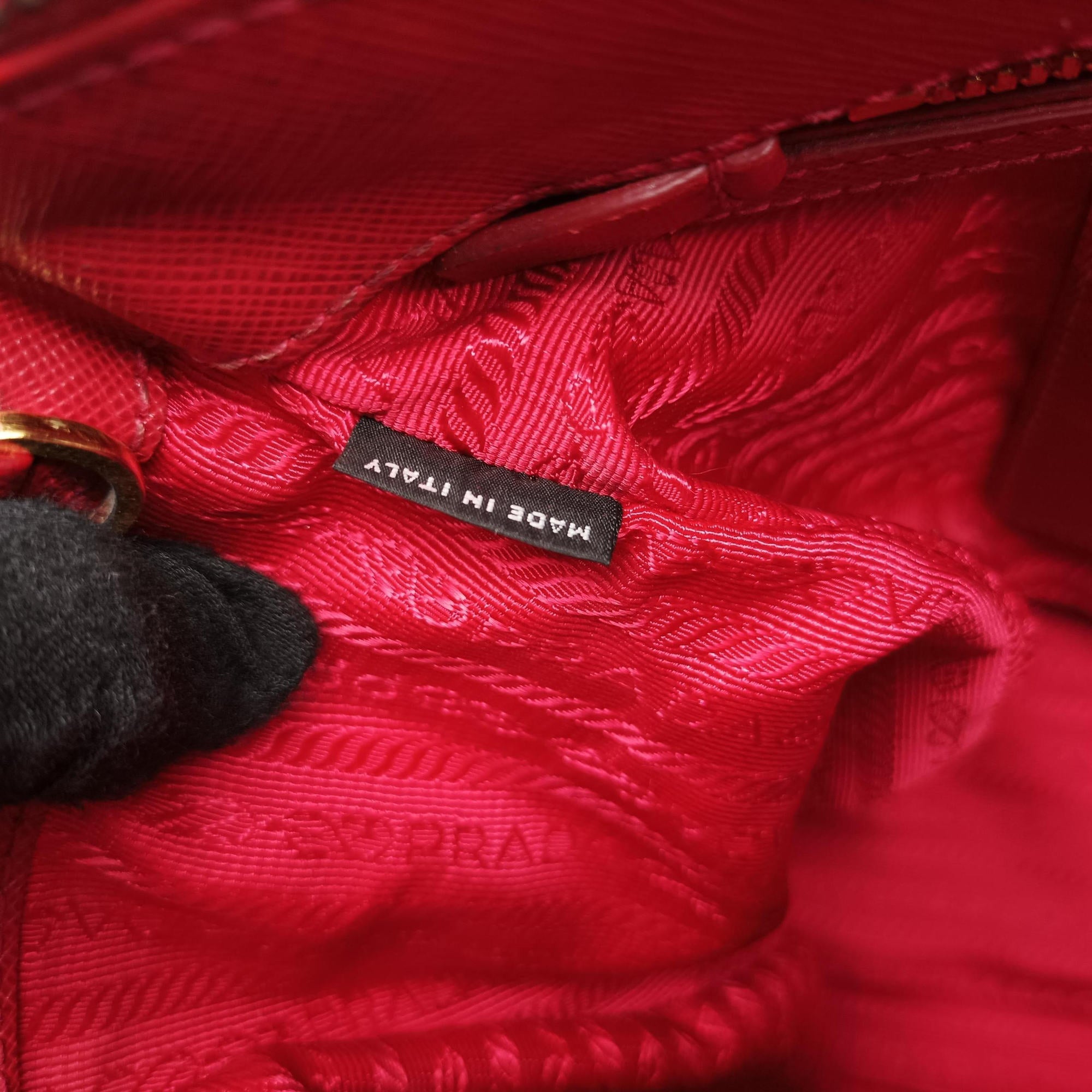 Pre-owned Prada Galleria Red SAFFIANO Leather BN1786 shoulderbag | stylenewstar