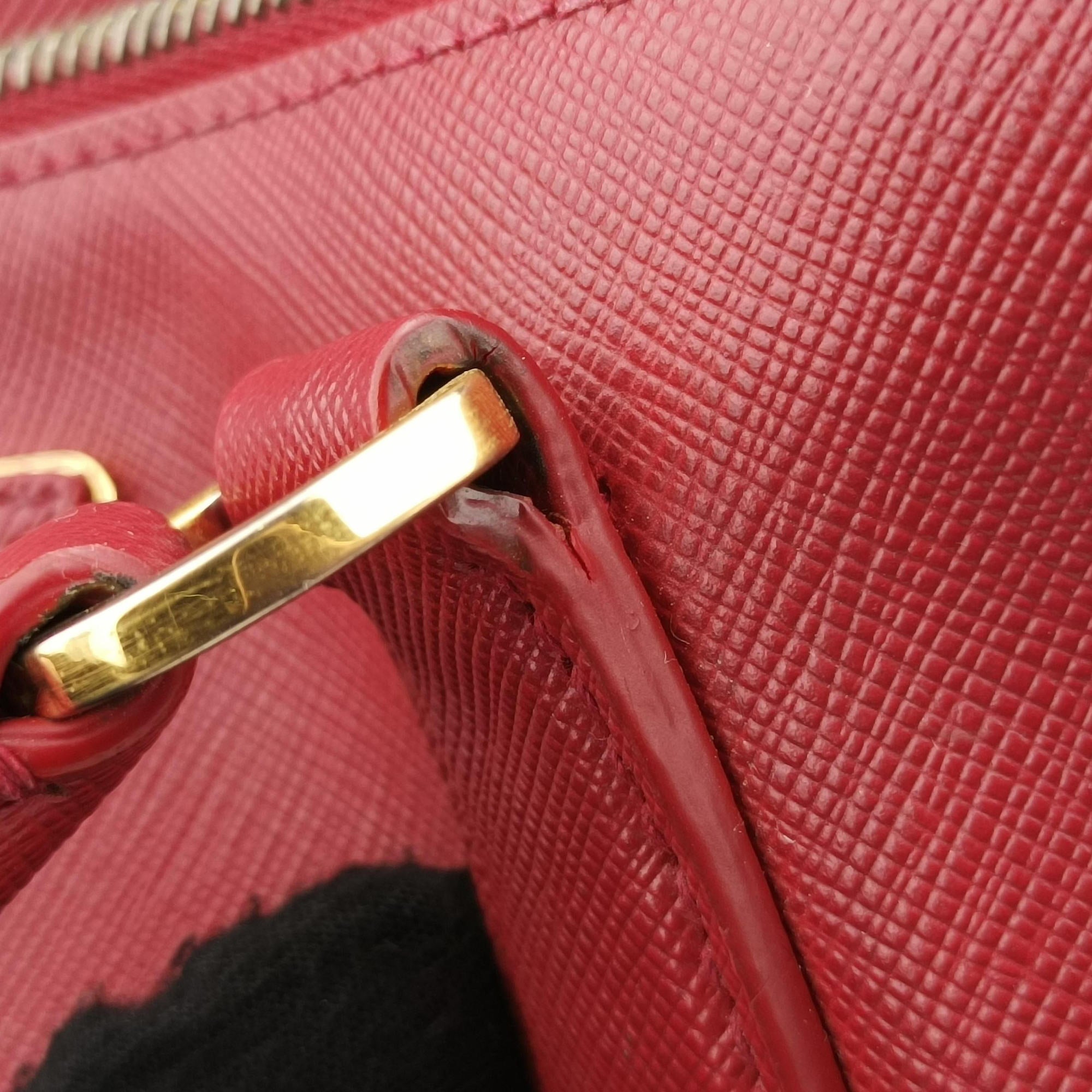 Pre-owned Prada Galleria Red SAFFIANO Leather BN1786 shoulderbag | stylenewstar