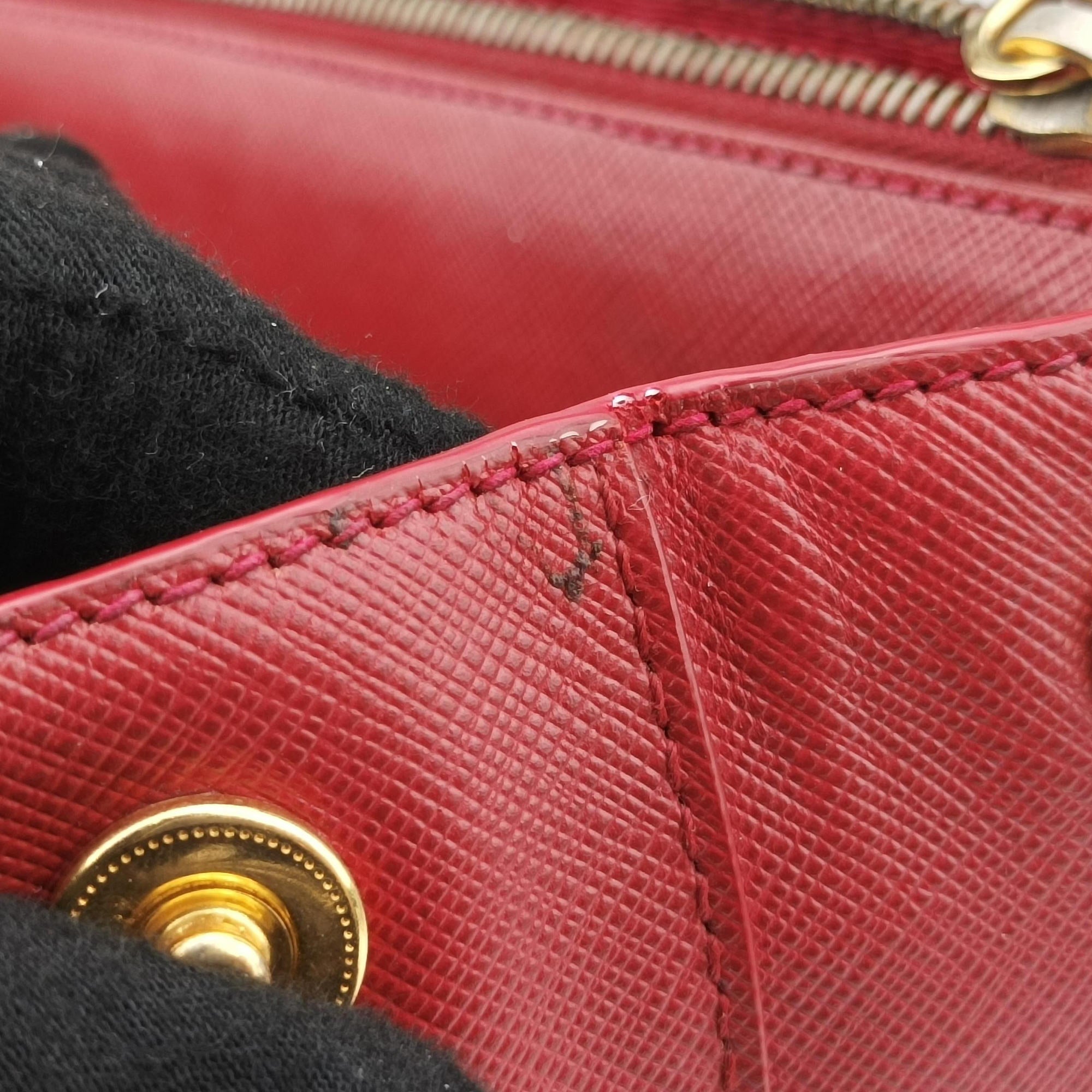 Pre-owned Prada Galleria Red SAFFIANO Leather BN1786 shoulderbag | stylenewstar