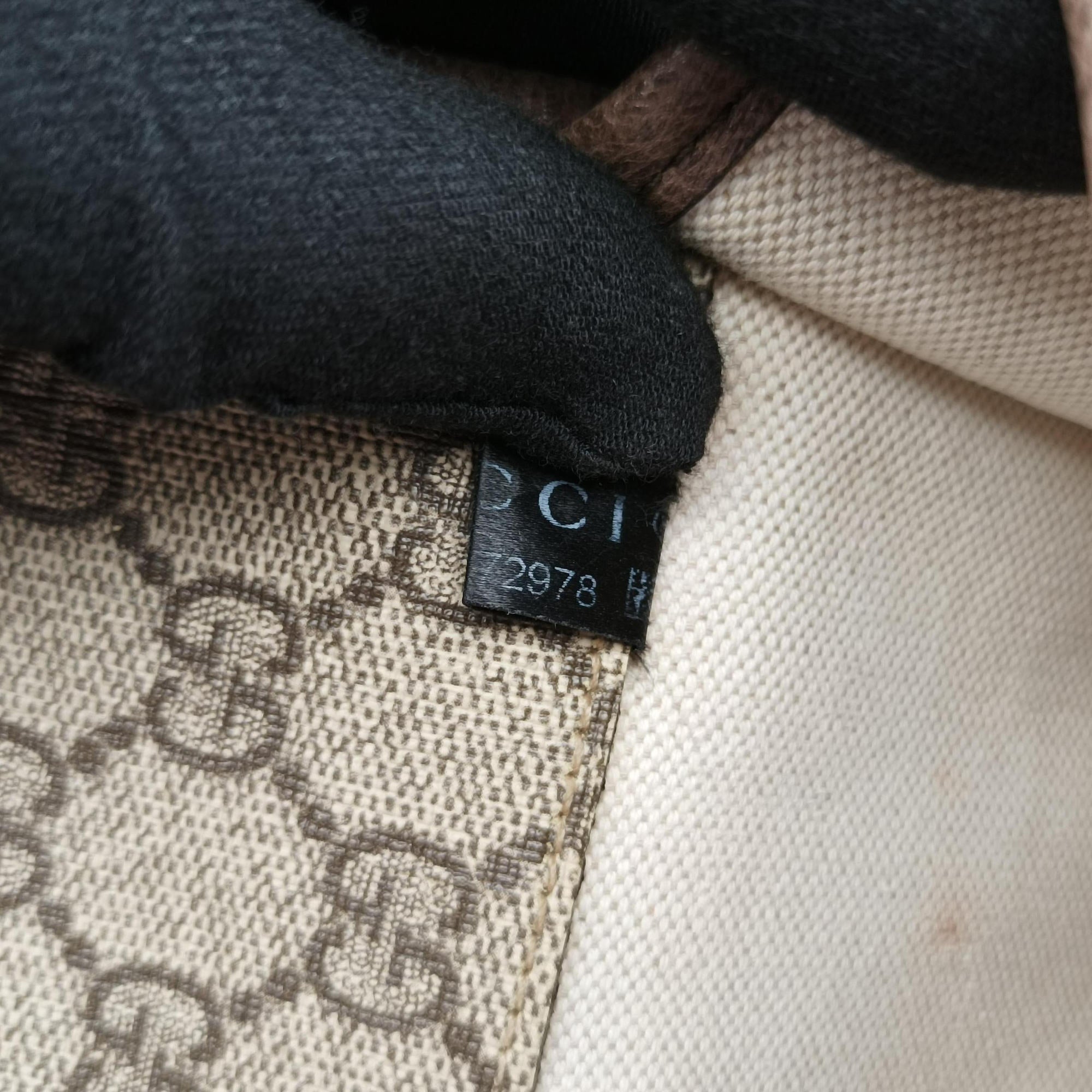 Vintage Gucci NEO VINTAGE GG Supreme beige×Brown PVC coated canvas×Leather 493930 bum bag/waist bag | stylenewstar