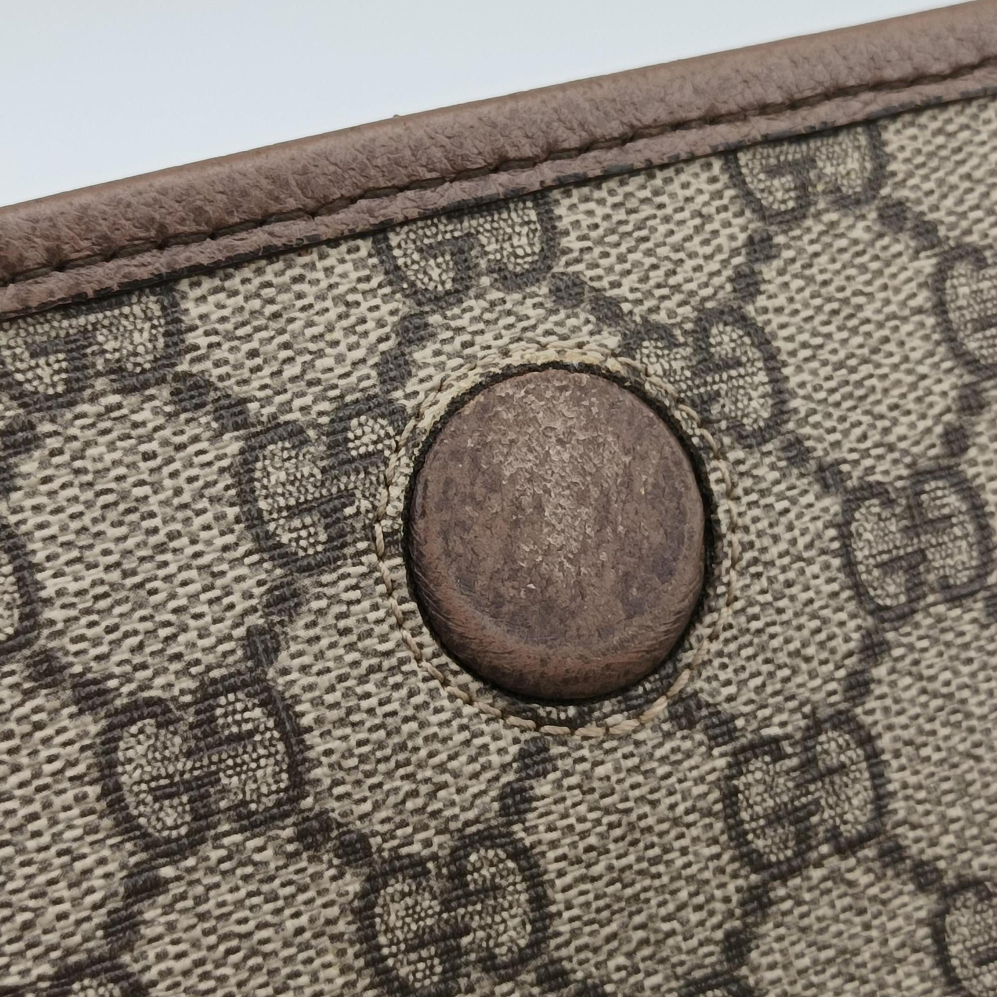 Vintage Gucci NEO VINTAGE GG Supreme beige×Brown PVC coated canvas×Leather 493930 bum bag/waist bag | stylenewstar