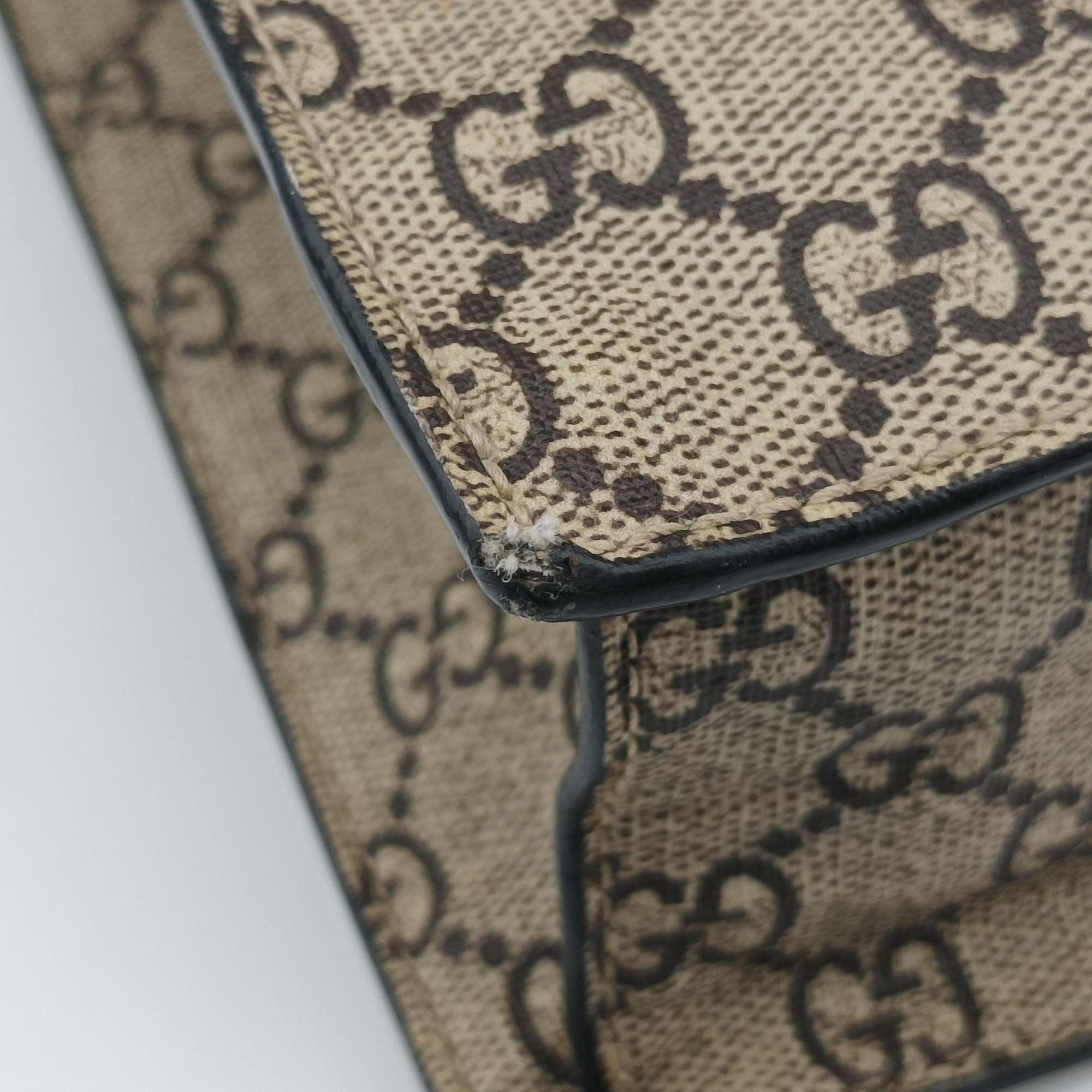 Pre-owned Gucci GG Supreme Bee beige×black PVC coated canvas×Leather 450950 shoulderbag | stylenewstar