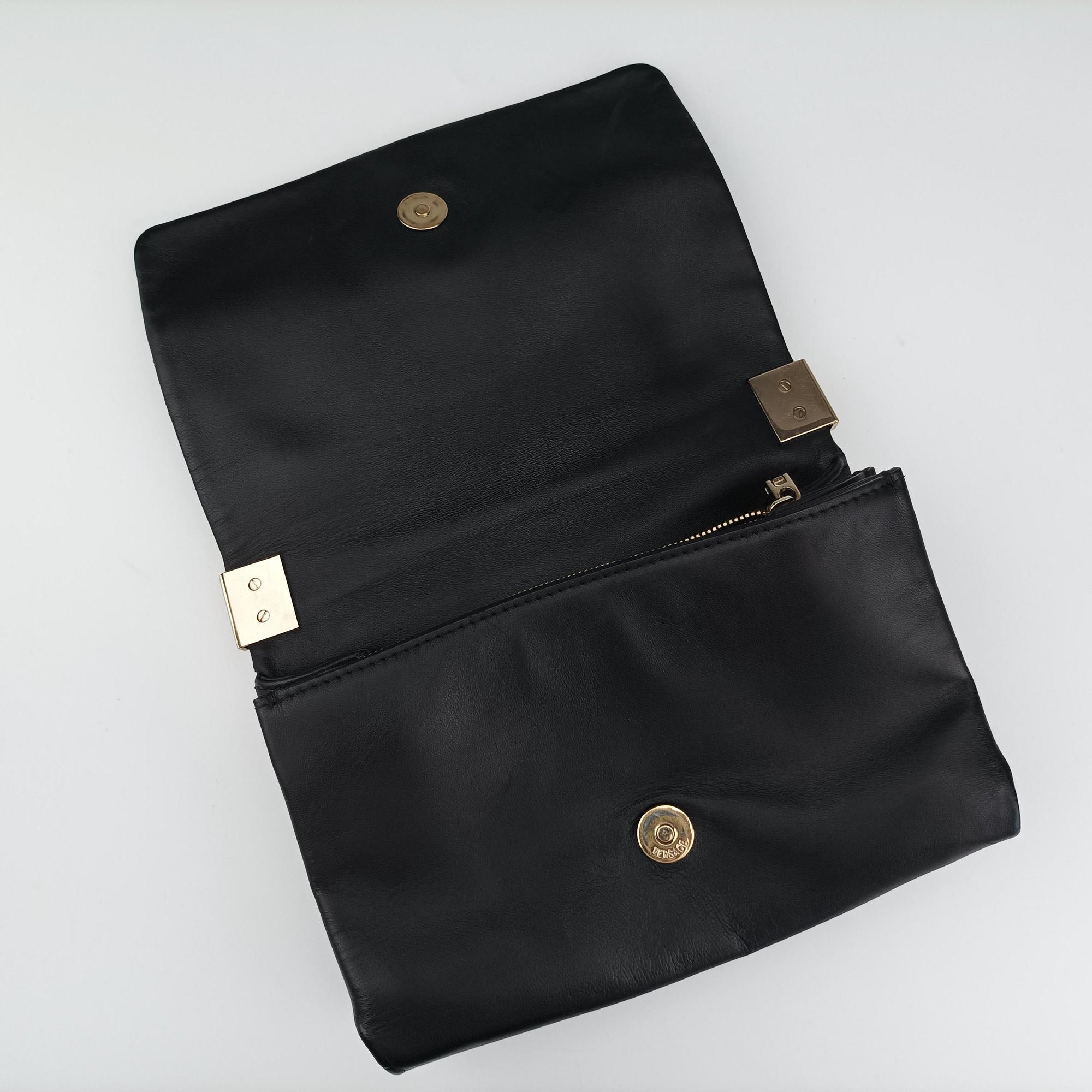 Pre-owned VERSACE Medusa Black leather  shoulderbag | stylenewstar