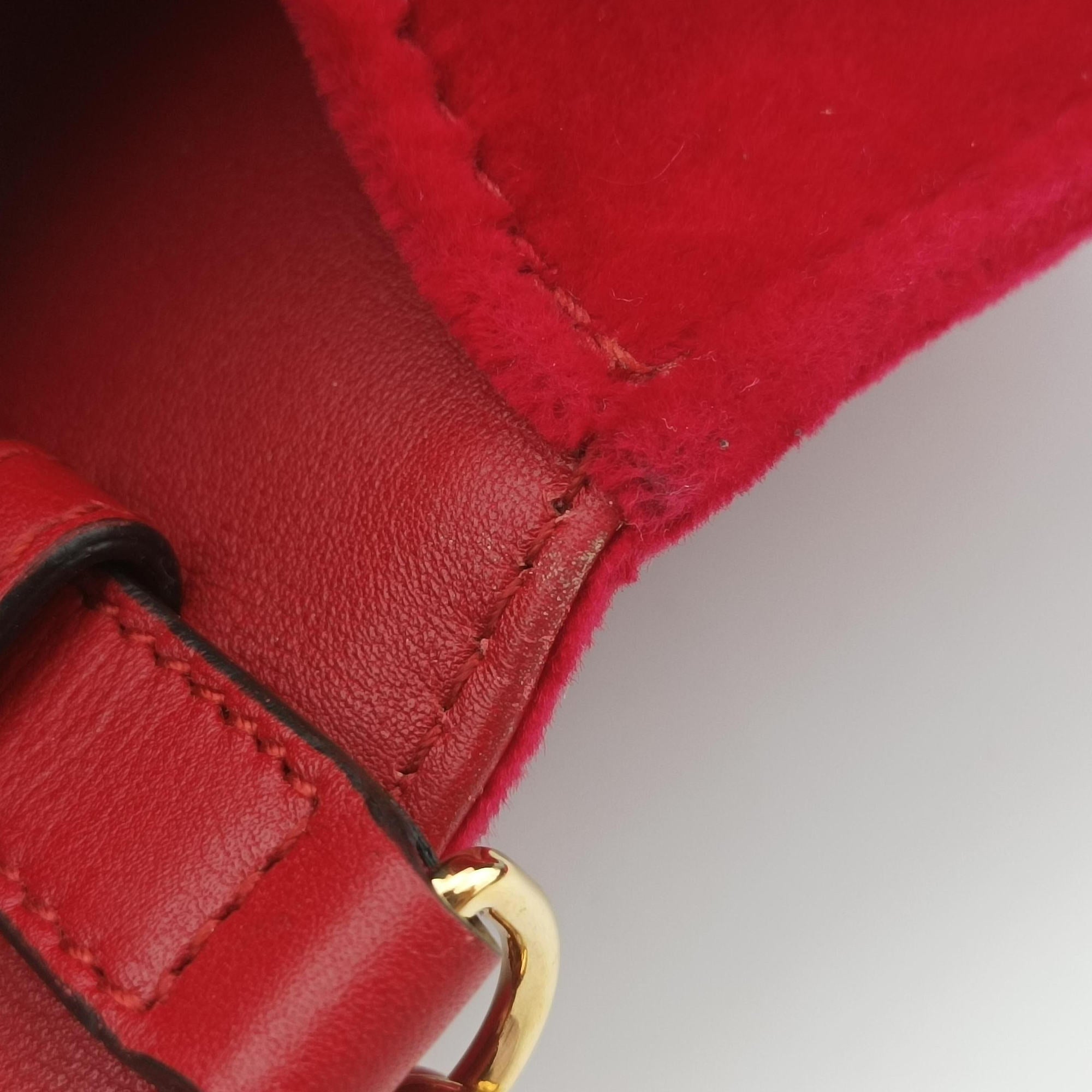 Pre-owned Gucci Square G Red velour 544242 shoulderbag | stylenewstar