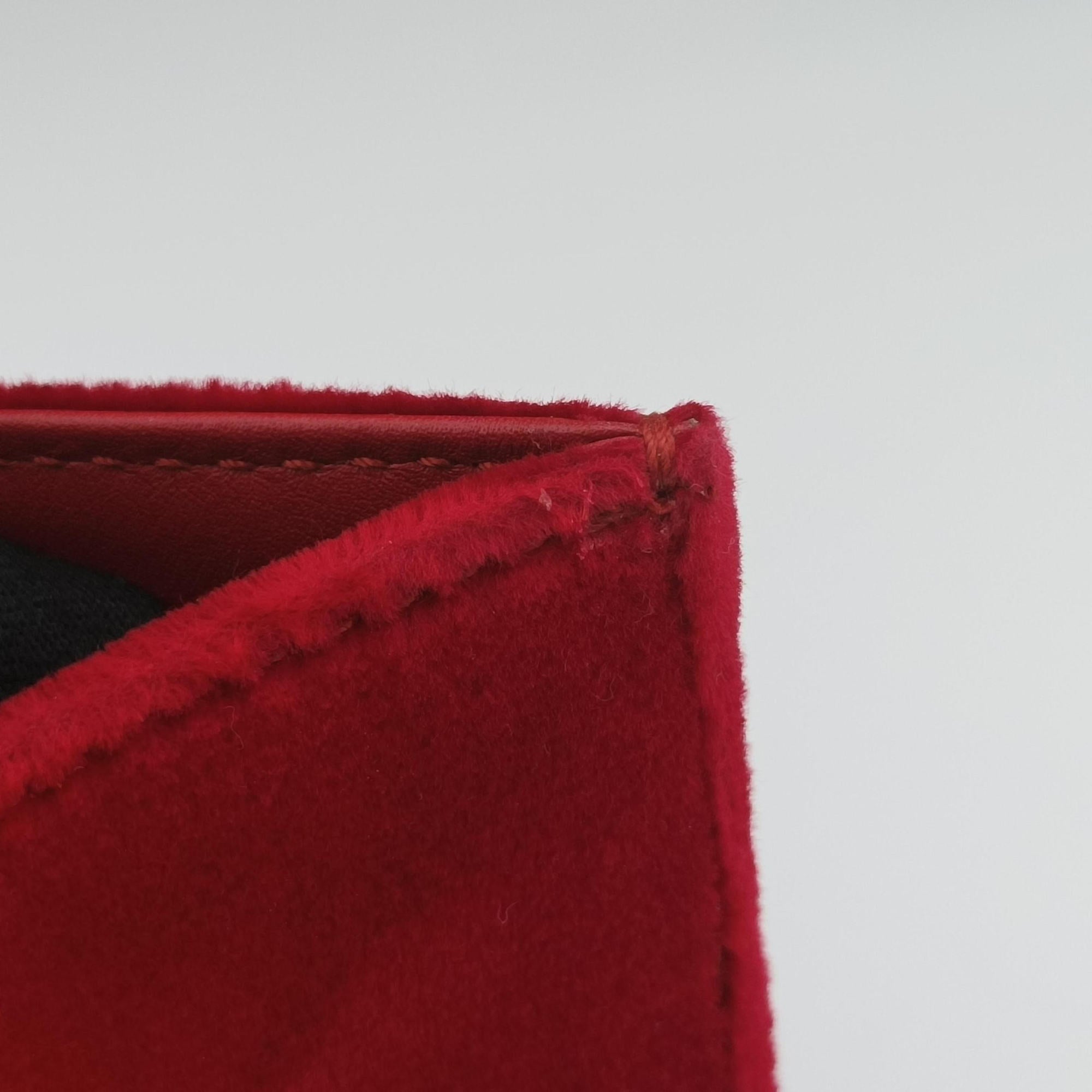Pre-owned Gucci Square G Red velour 544242 shoulderbag | stylenewstar