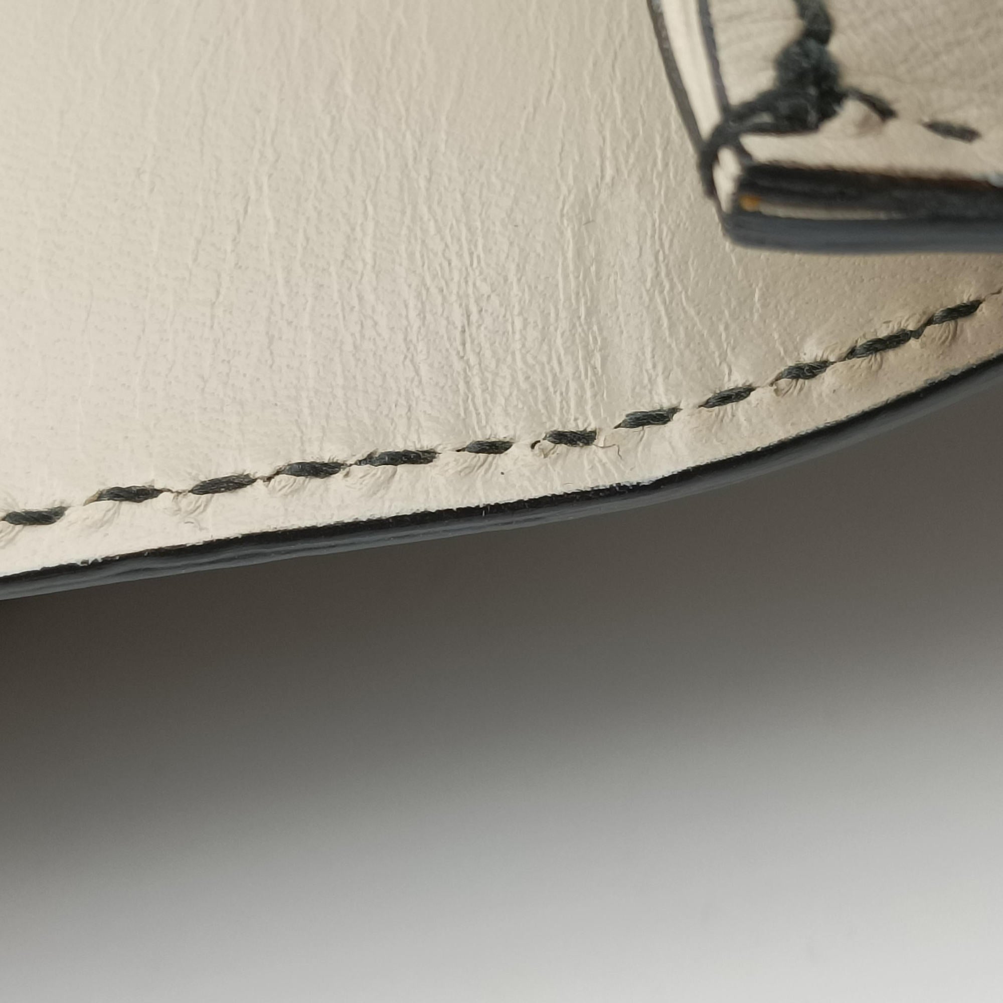 Pre-owned Gucci Emily Beige×white Leather×canvas 295402 shoulderbag | stylenewstar