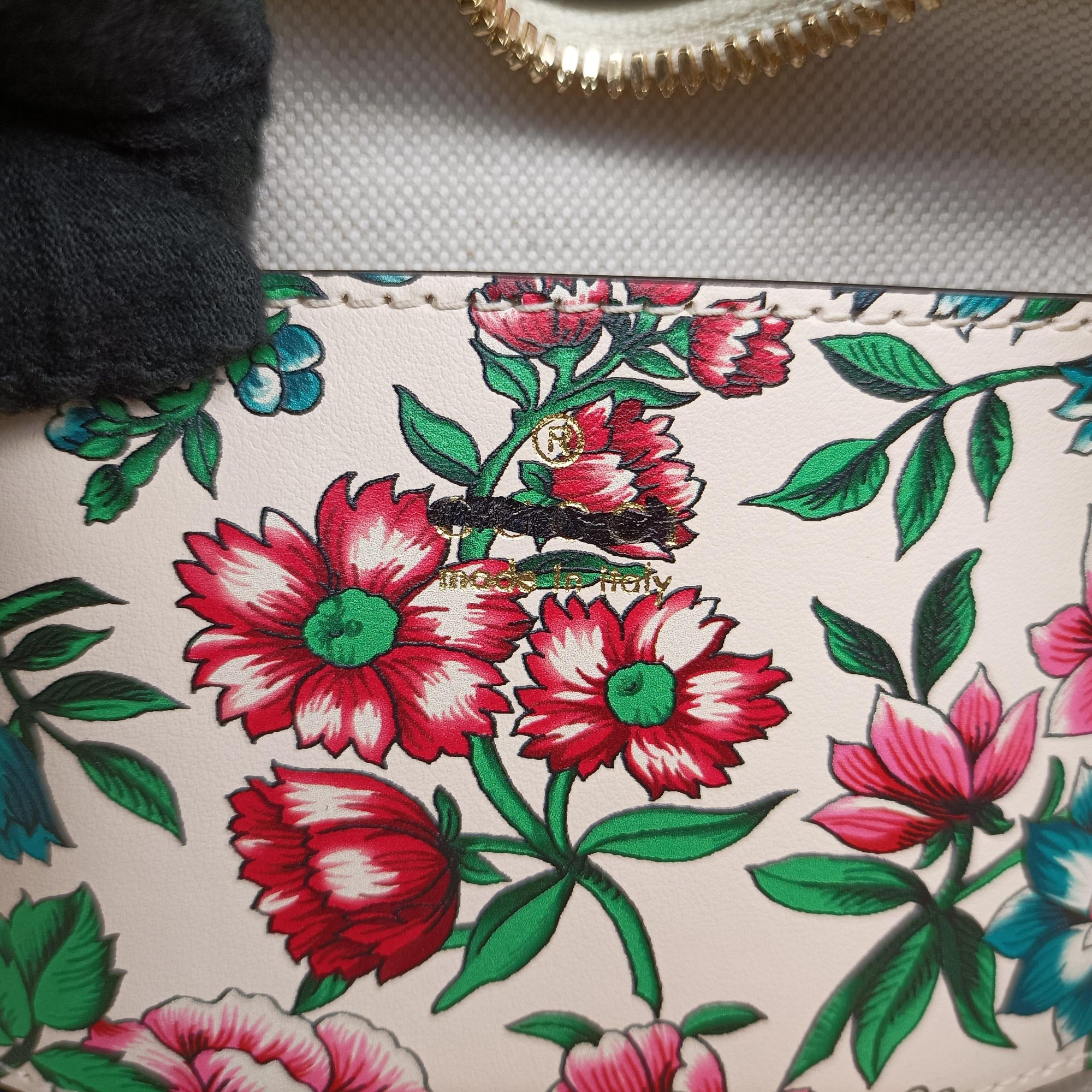 Pre-owned Gucci Interlocking G Flower Print Heart White×Multicolour Leather 740355 shoulderbag | stylenewstar