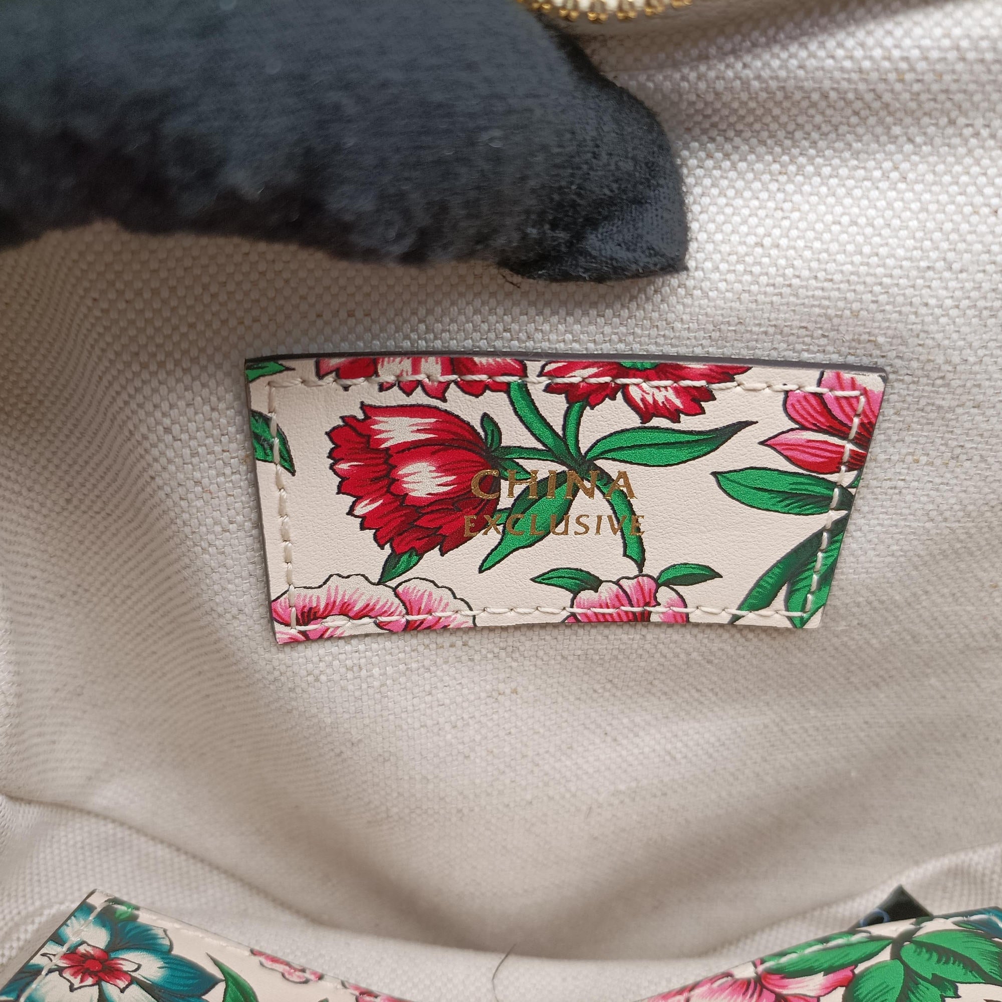 Pre-owned Gucci Interlocking G Flower Print Heart White×Multicolour Leather 740355 shoulderbag | stylenewstar