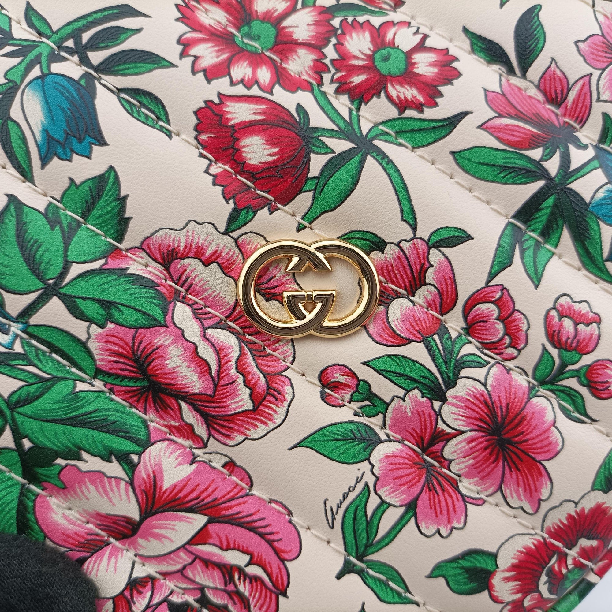 Pre-owned Gucci Interlocking G Flower Print Heart White×Multicolour Leather 740355 shoulderbag | stylenewstar