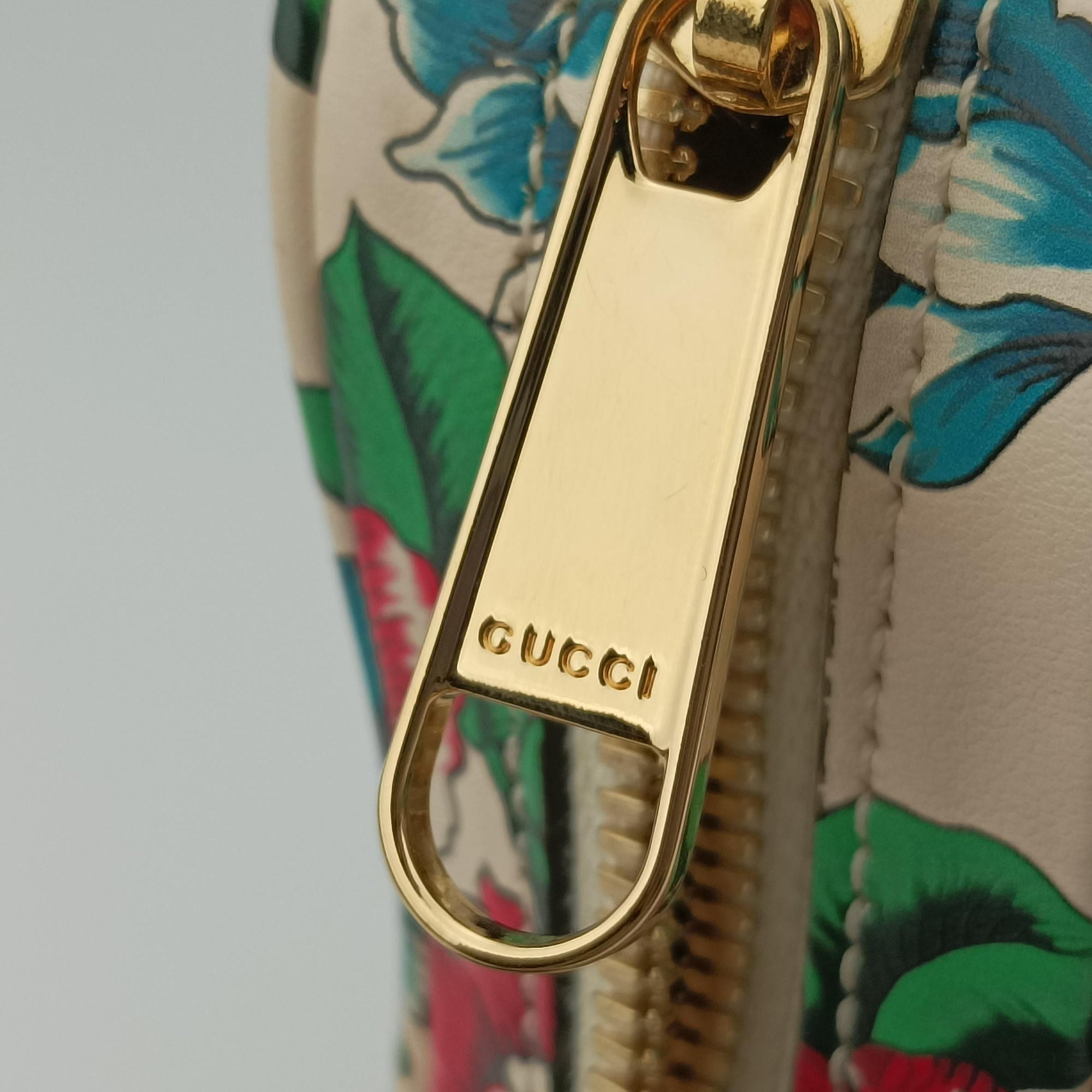 Pre-owned Gucci Interlocking G Flower Print Heart White×Multicolour Leather 740355 shoulderbag | stylenewstar